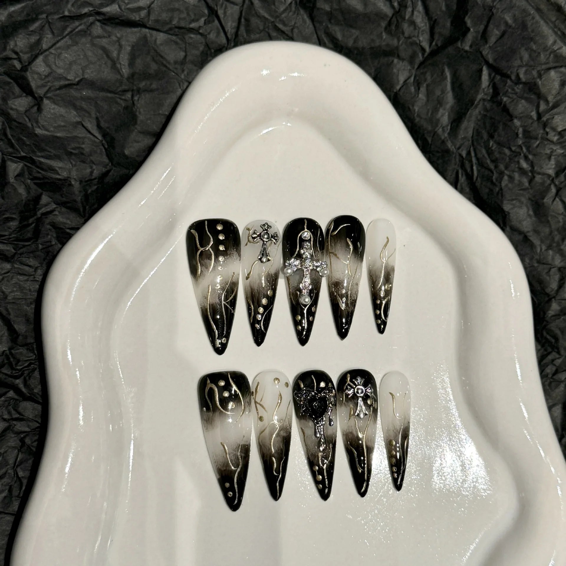 10pcs Y2k Long Stiletto False Nail Tips Gradient Black Metal Heart Cross Decor Handmade Press On Nails Sweet Cool DIY Manicure