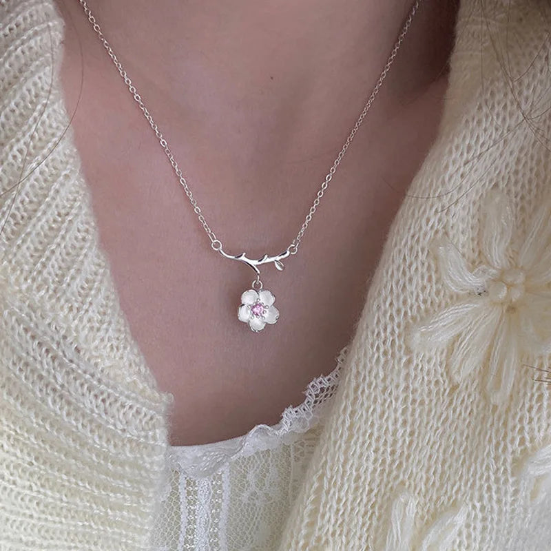 Exquisite Cherry Blossoms Flower Necklace For Women Crystal Zircon Rose Heart Butterfly Clavicle Chain Wedding Romantic Jewelry