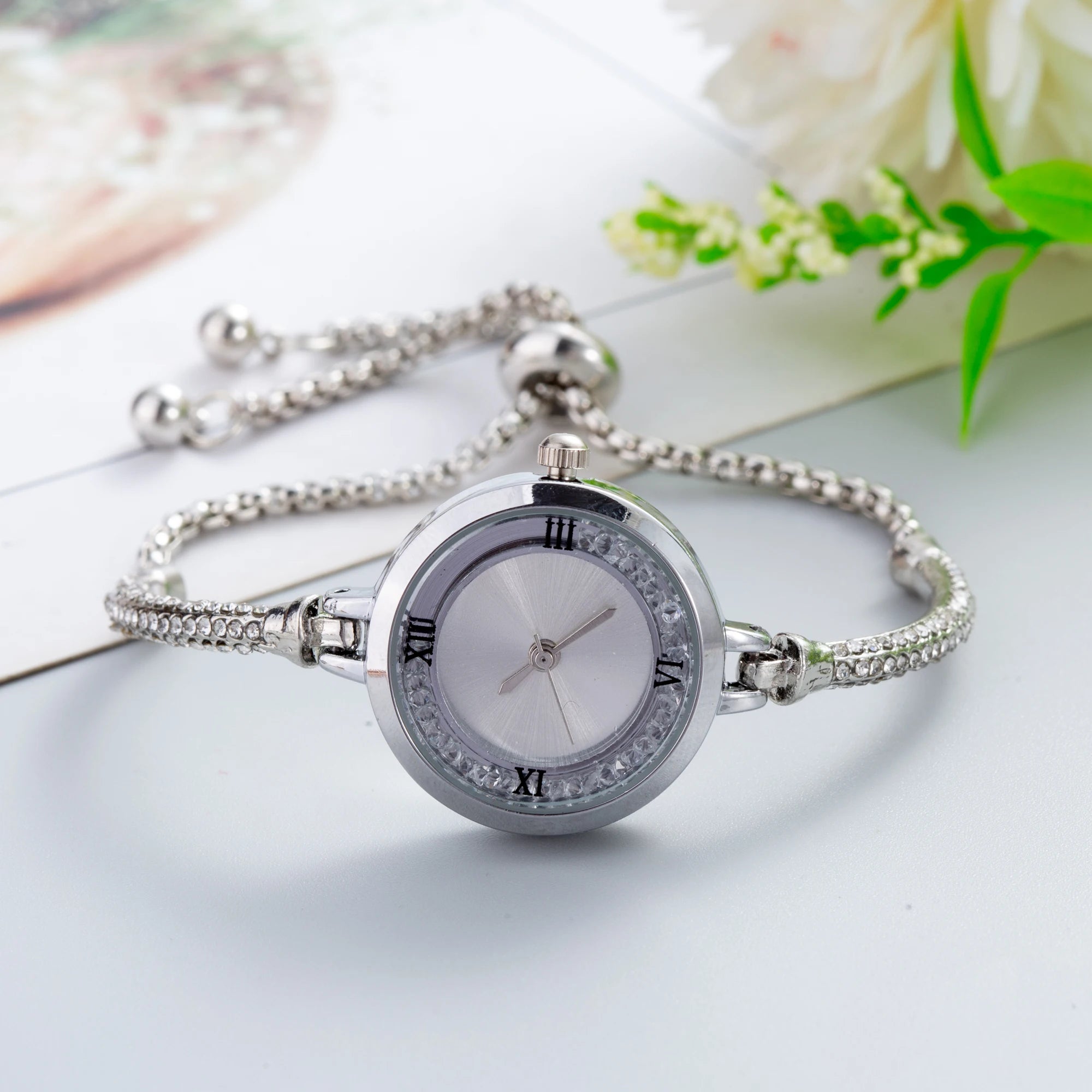 Women Steel Bracelet Watch Quartz Luxury Fashion Small Dial Watches Popular Wristwatch Female Elegant shown in figure 2