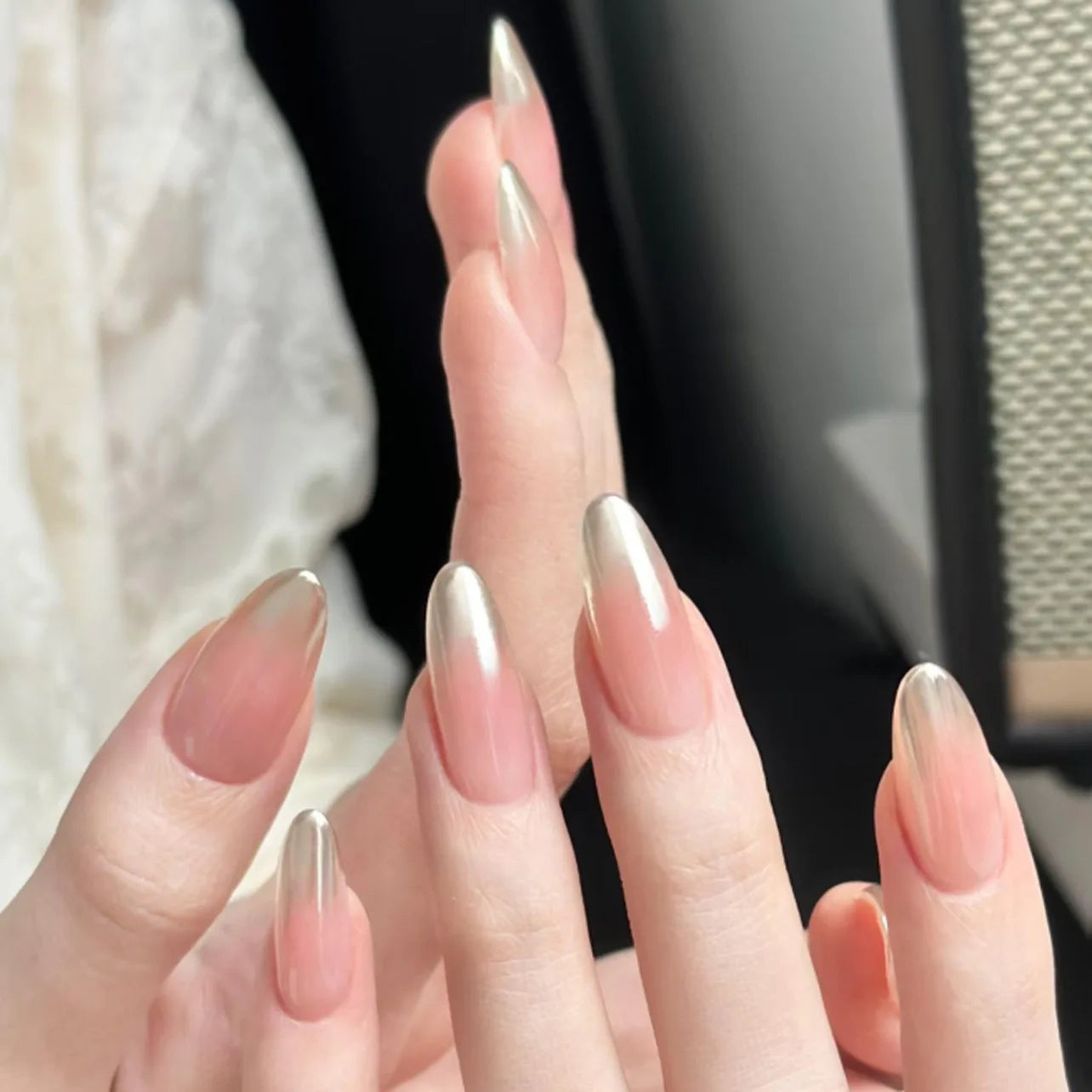 24pcs Shiny Nude Pink False Nails Ins Simple Almond Fake Nails Tips Wearable Detachable Sweet Korean Press on Nails