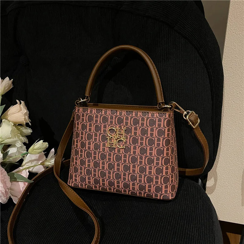 Hot-selling Luxury Paris Trend Portable Bag Shoulder  Bag Fashion Designer Large Capacity Versatile Compartment Women's Bag