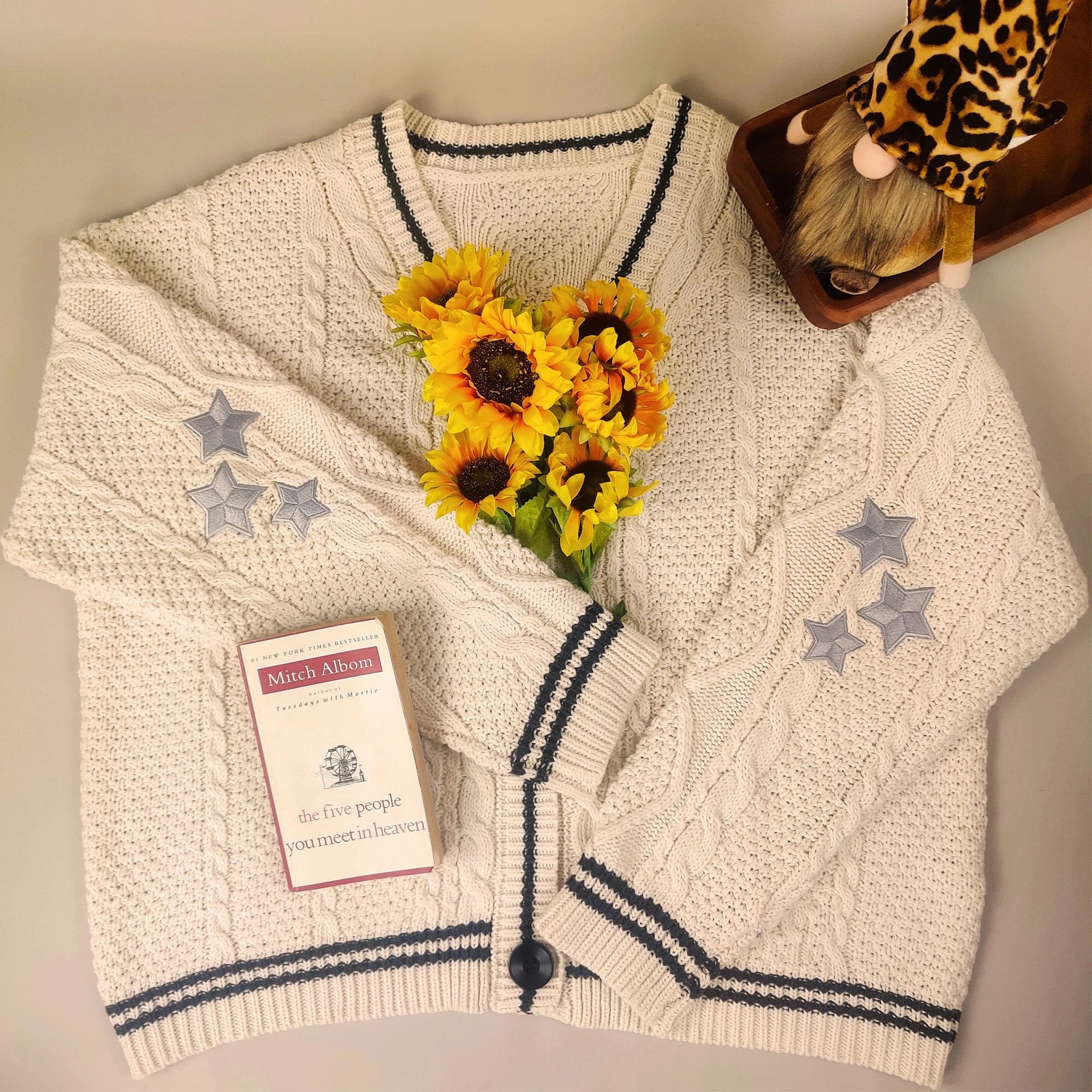 Women's Comfortable Autumn and Winter Knitted Embroidered Cardigan Temperament Age Reduction Loose Casual Sweater Coat