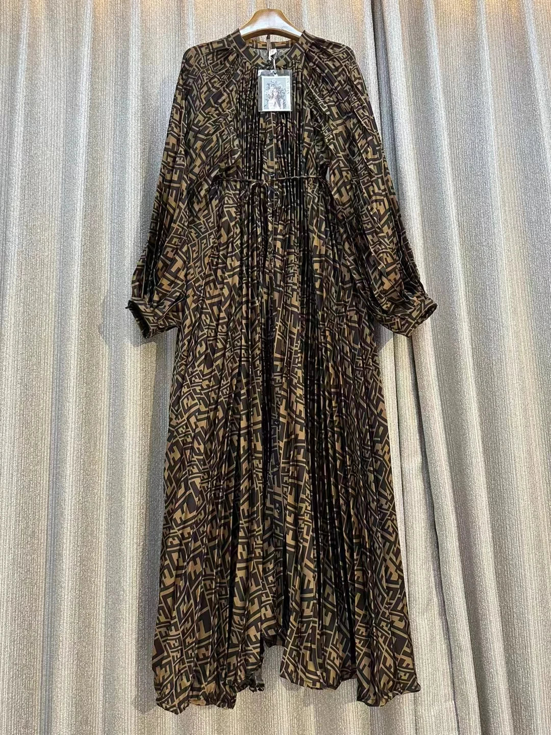 French Chic Print Pleated Maxi Party Dress For Women Retro Single Breasted Long Sleeve A-line Autumn Casual Vacation Female Robe Black brown One Size
