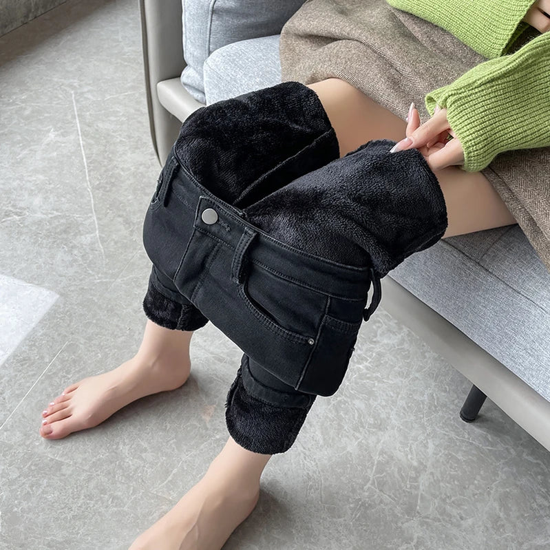 Women Thermal Jeans Winter Snow Warm Plush Stretch Jeans Lady Skinny Thicken Students Denim Pants Fleece Mom Fur Trousers