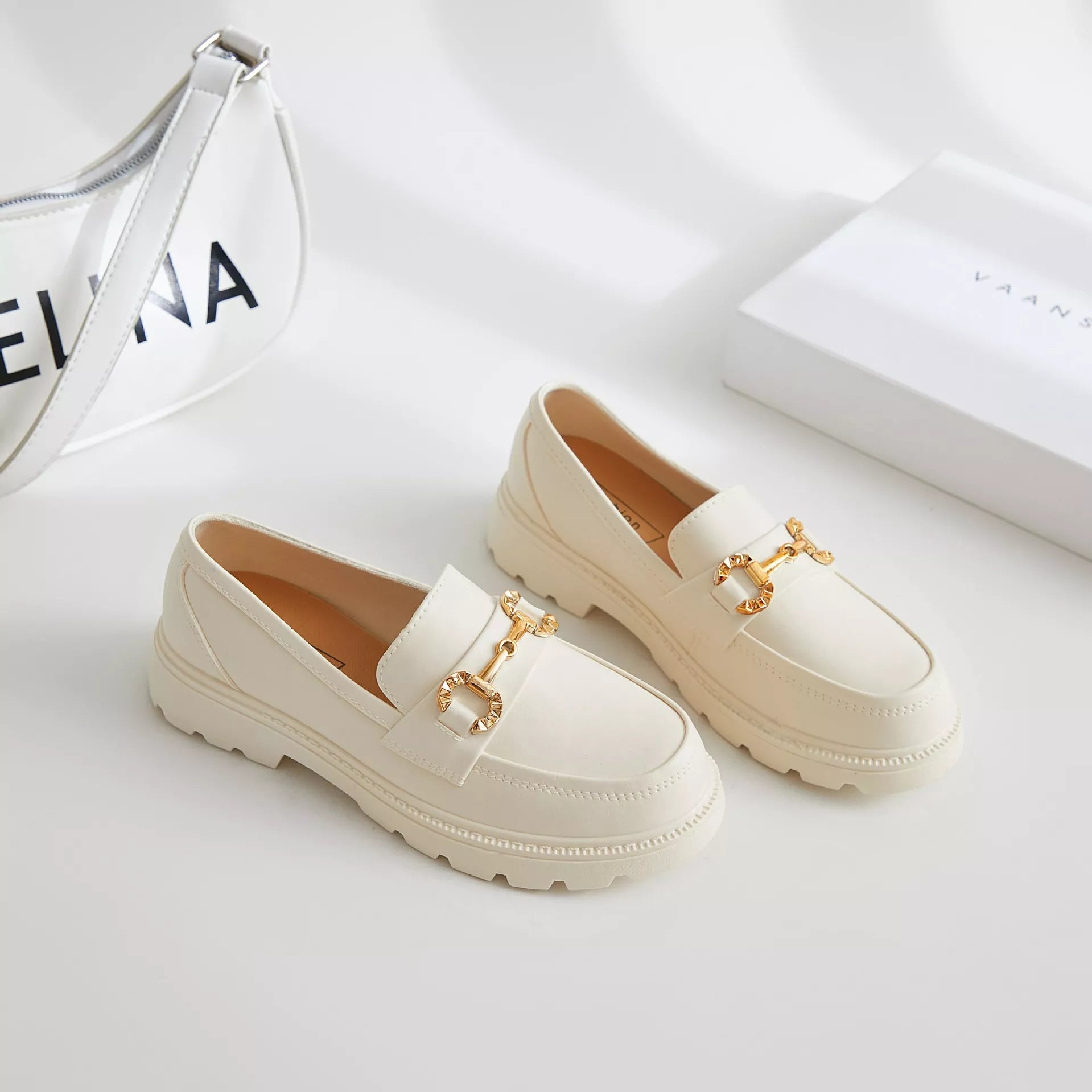 Loafers Women Shoes New In Fashion Luxury Designer Platform Thick Bottom Height Increasing Shoes Metal Chain Slip on Dress Shoes Ivory