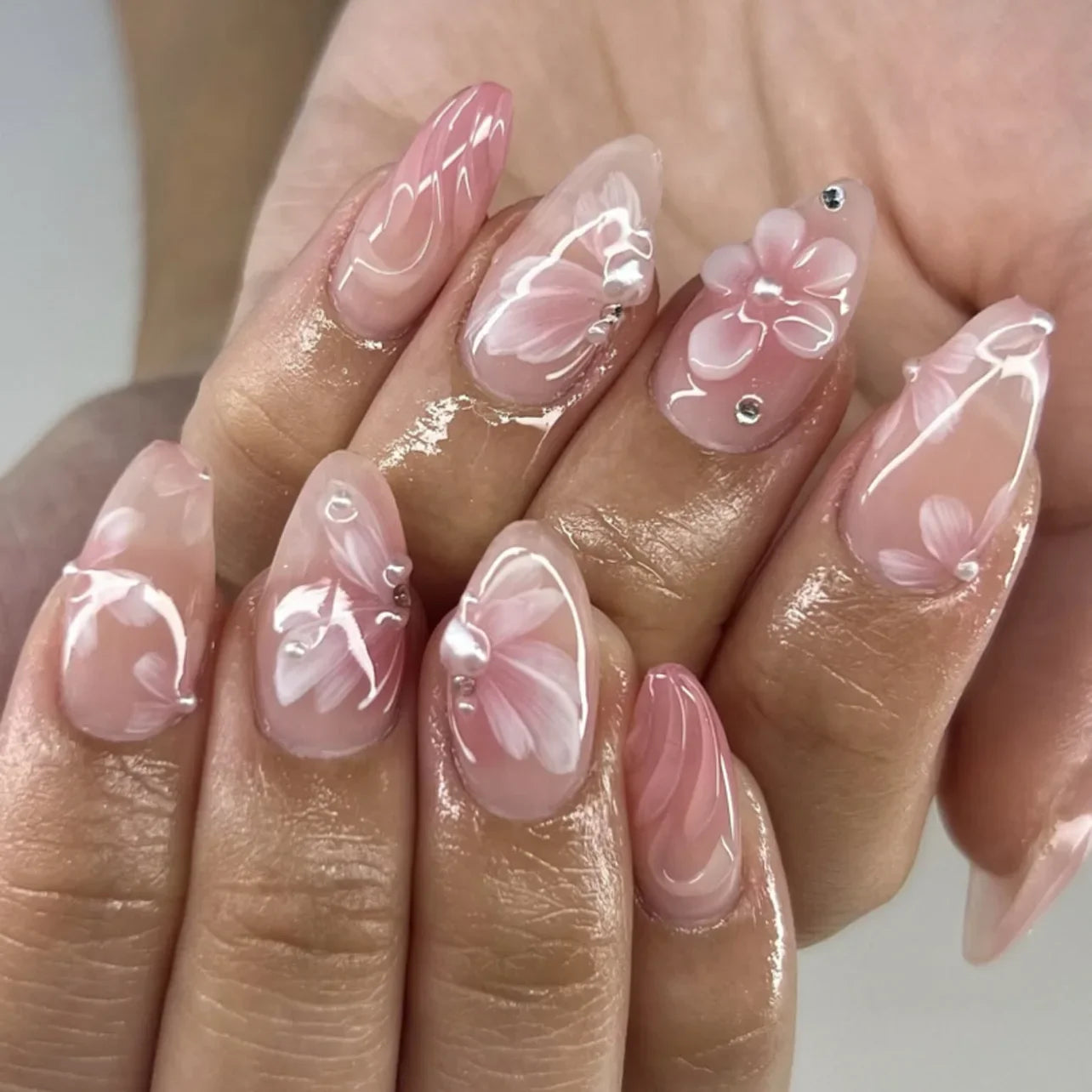 24Pcs Pink Gradient Almond Fake Nails Press on With Pearl Rhinestone Design False Nails Bow Flower Pattern Full Cover Nails Tips