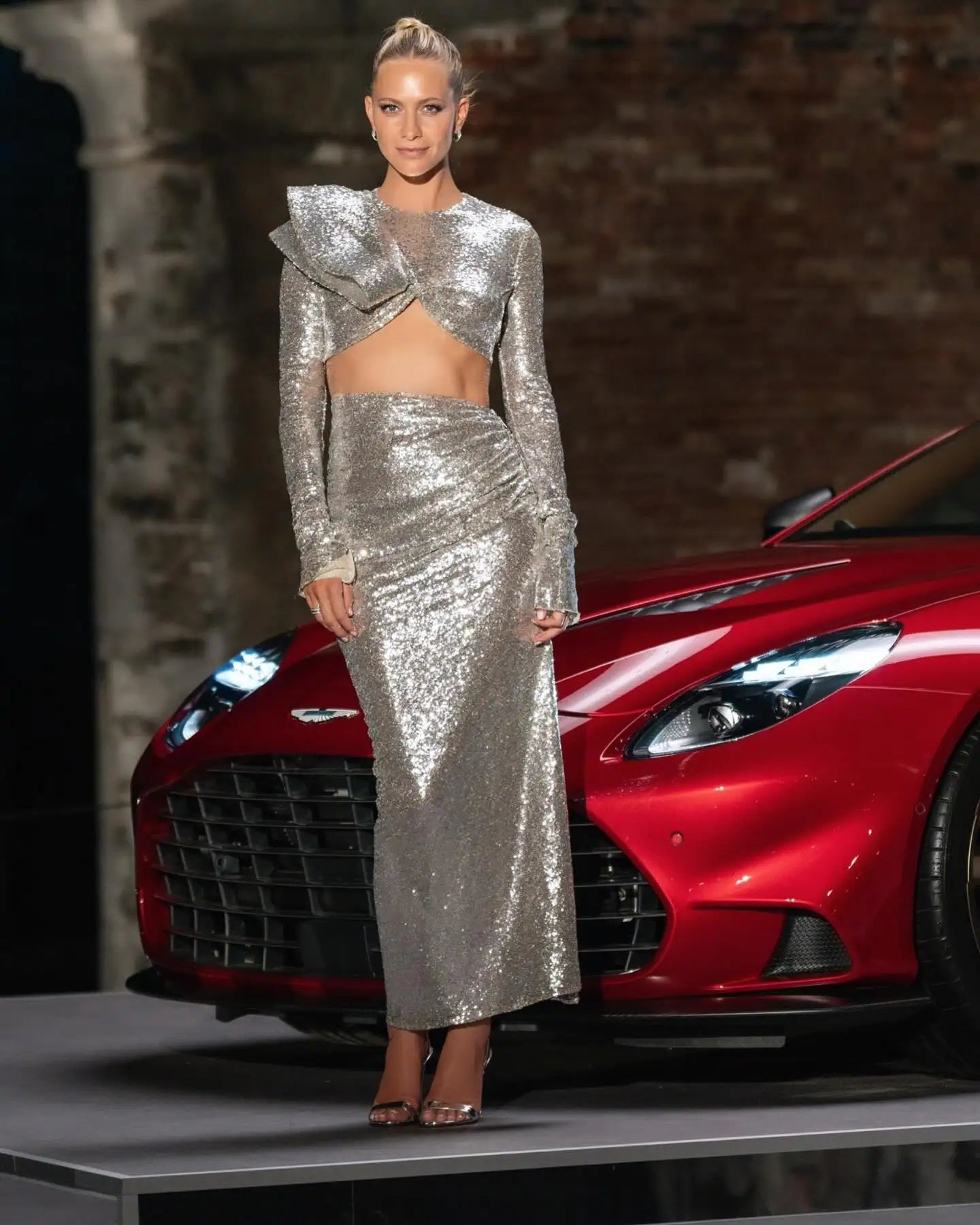 Silver Color Women Long Sleeve Sexy 2 Pieces Shinning Sequins Bodycon Long Dress Celebrity Fashion Evening Party Dress