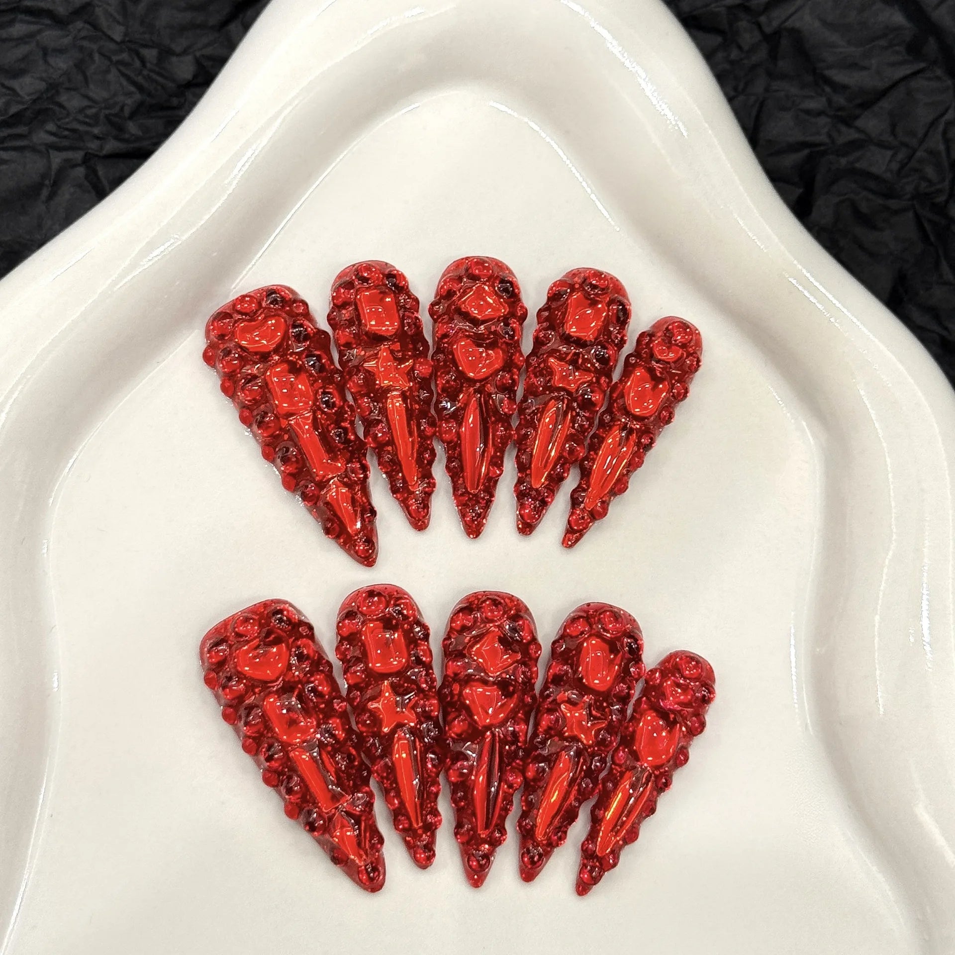 10pcs Handmade Press on Nails Sets Diamond Red Full Cover Nail Tips Long Stiletto Almond Fake Nail Art Detachable False Nails