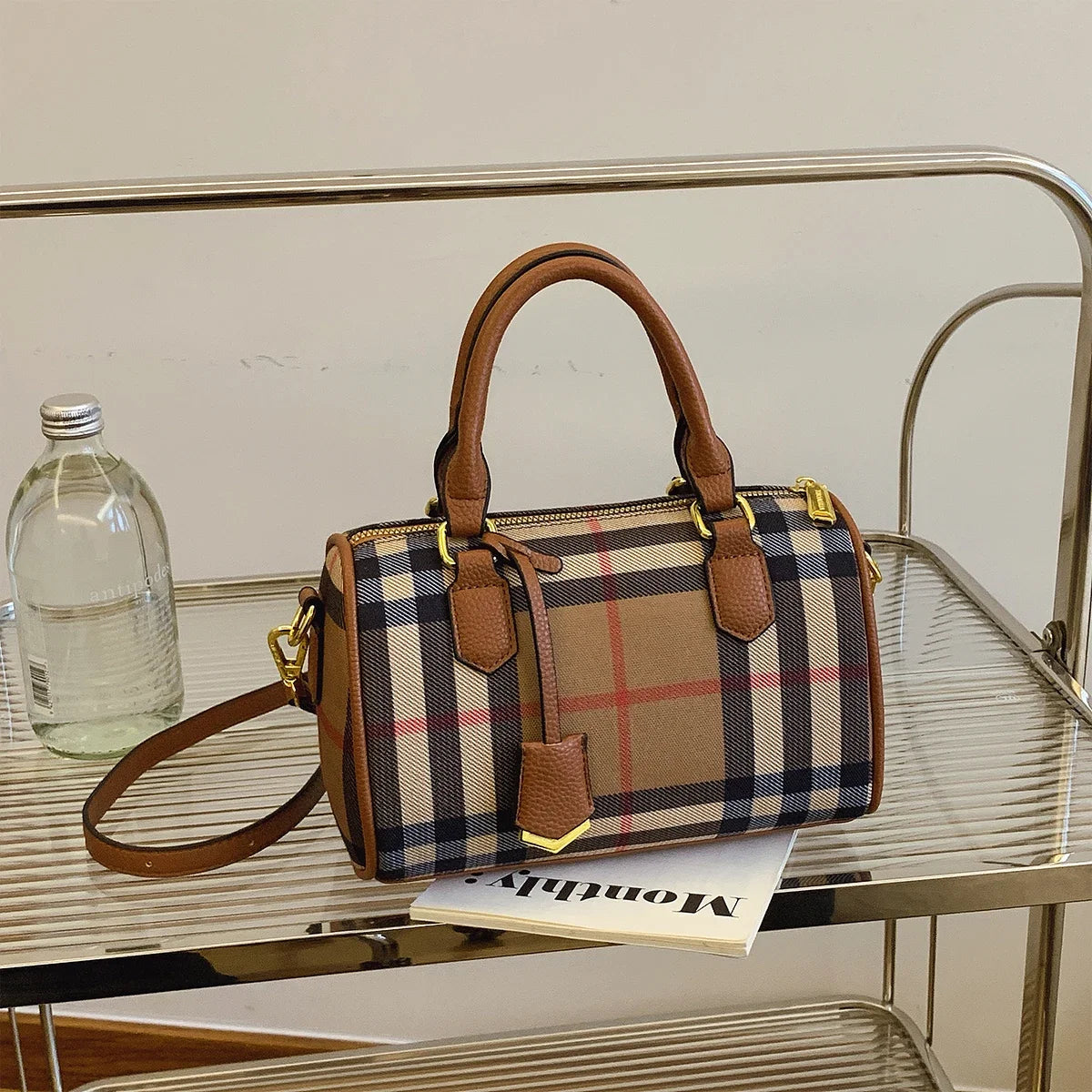 Large Capacity Classic Stripe Plaid Pattern Shoulder Bag PU Crossbody Tote with Adjustable Strap Zip Closure for Daily Use