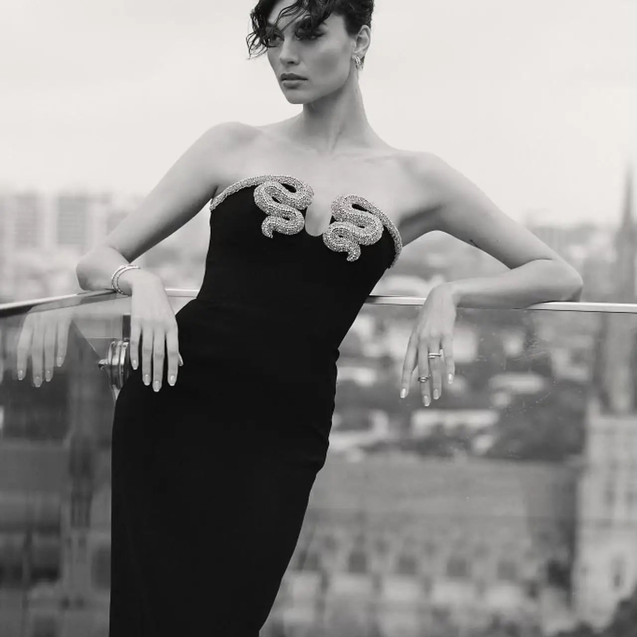 High Quality Shining Diamonds V-Neck Strapless Black Long Bandage Dress Elegant Woman Evening Party Dress Cocktail Party Outfit