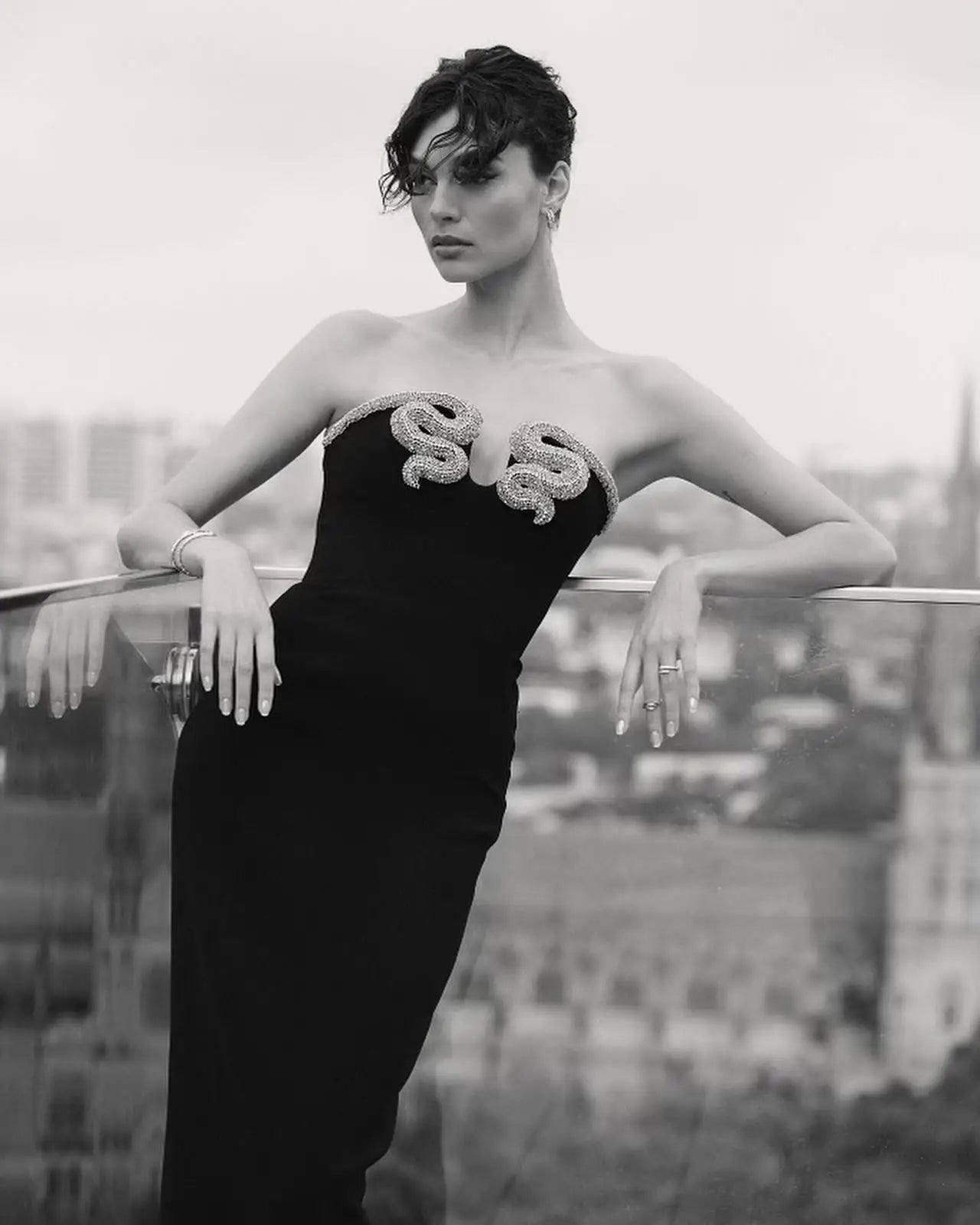 High Quality Shining Diamonds V-Neck Strapless Black Long Bandage Dress Elegant Woman Evening Party Dress Cocktail Party Outfit