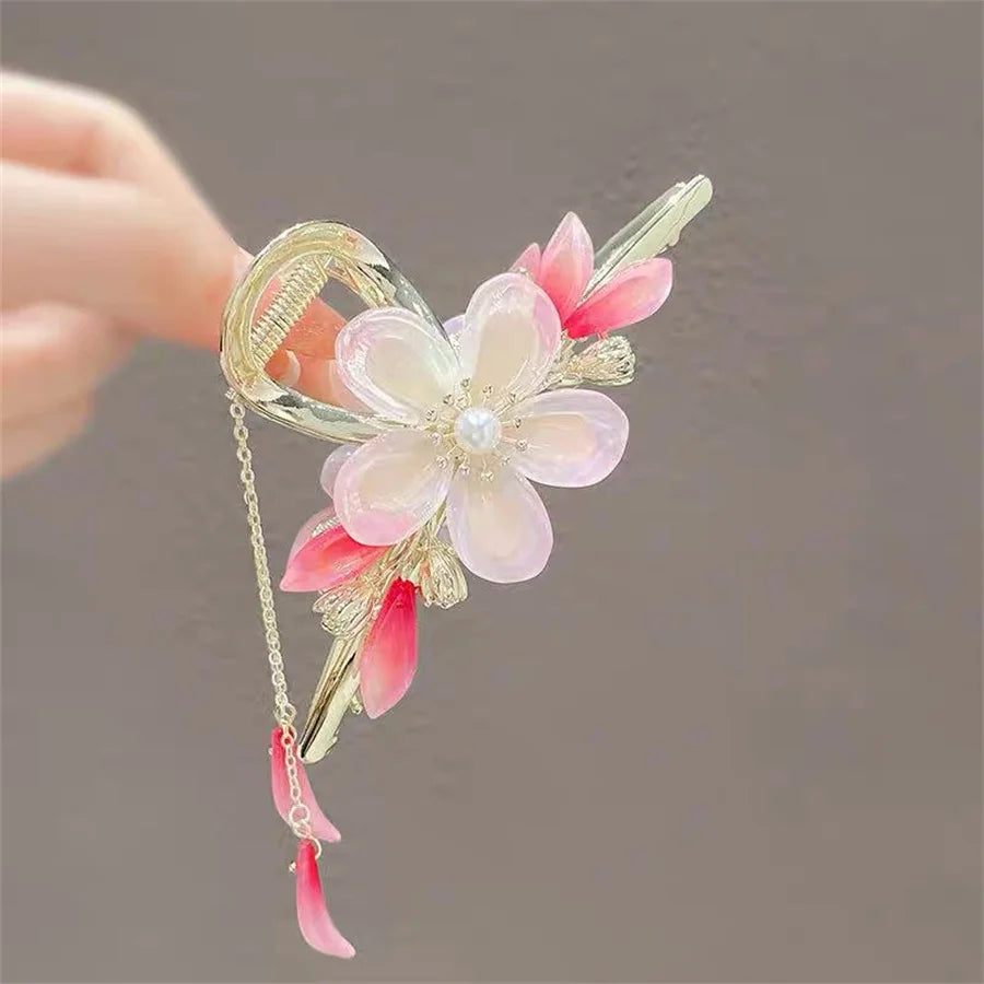 New Fashion pearl crystal flower Metal Hair Claw Clips Simple Non Slip Gold retro Barrettes Hair Jaws For Women Girls Daily gift 6