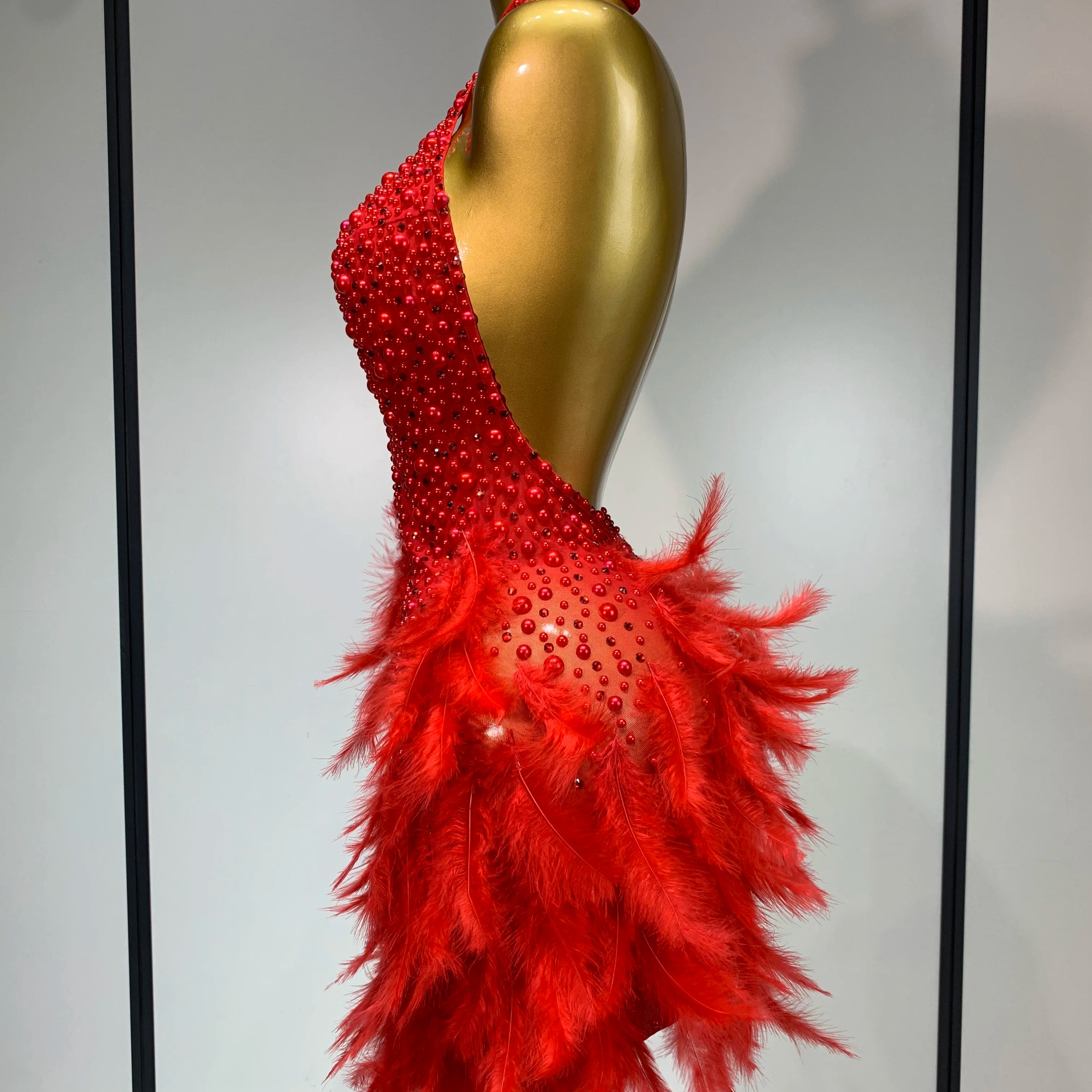 Luxury Rhinestones Pearls Halter Backless Short Feathers Dress Women Sexy Celebrate Birthday Dress Performance Dance Costume