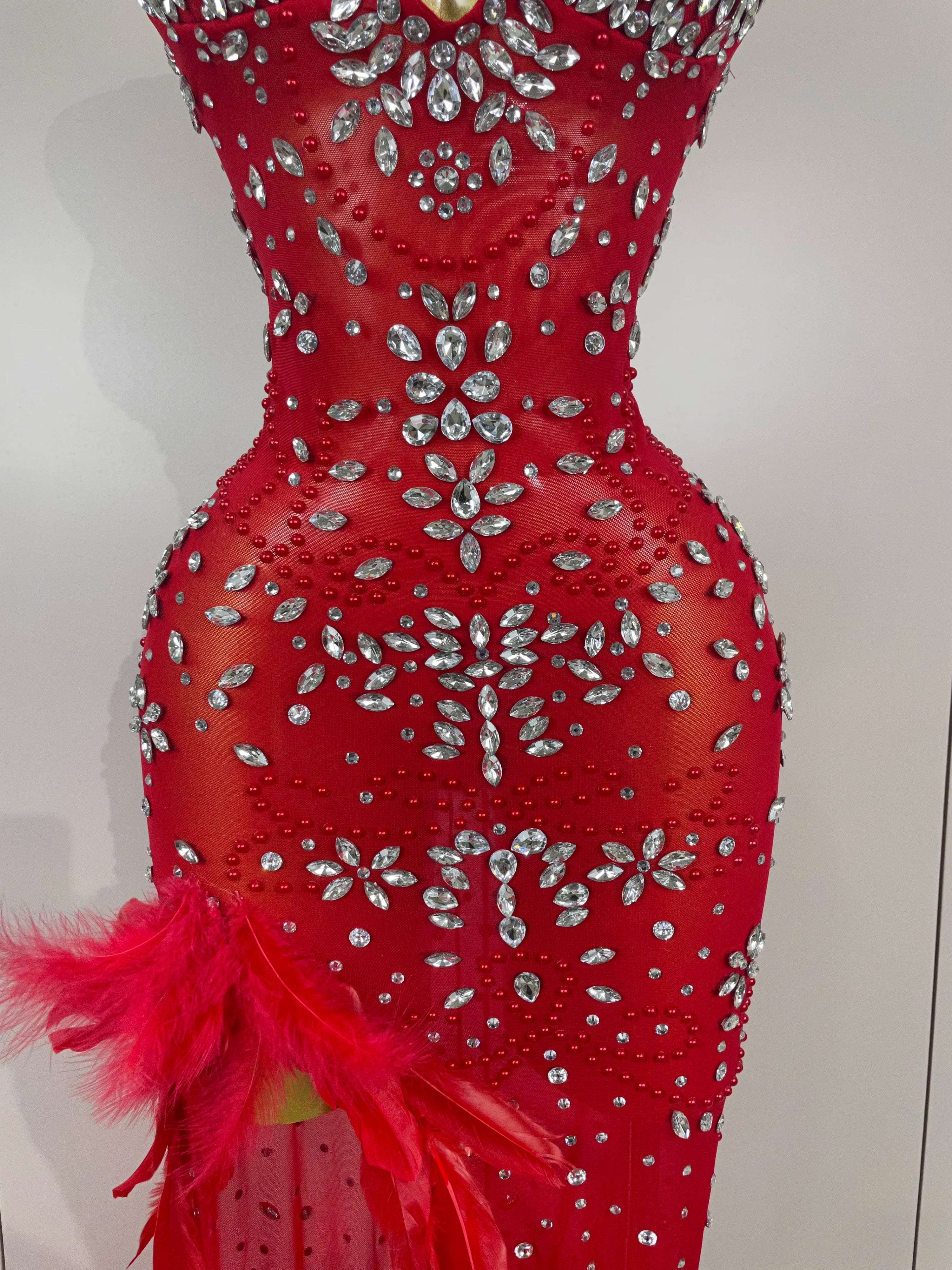 2025New Exquisite Feather Red Evening Dress Women Sparkle Rhinestones Sexy High Slit Birthday Celebrate Stage Photoshoot Costume