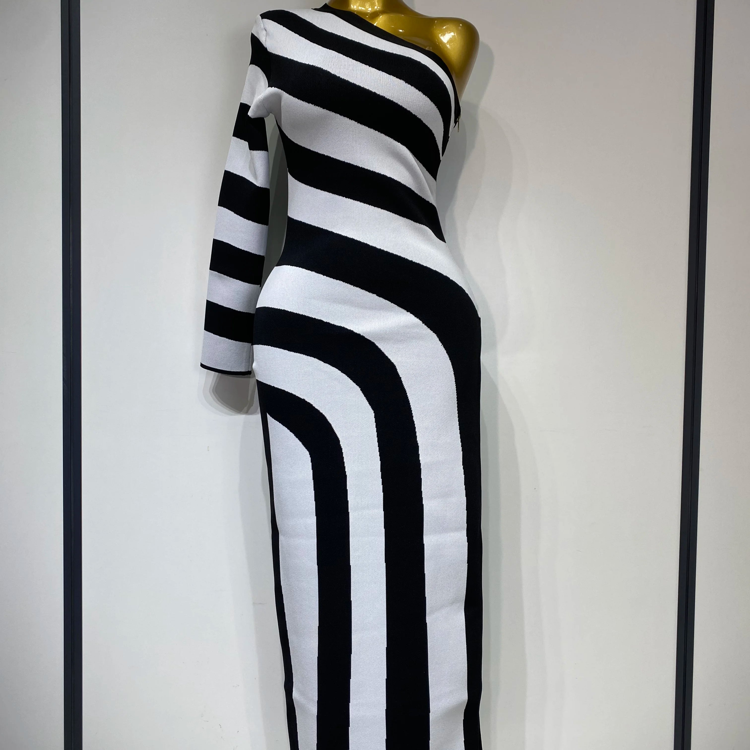 Luxury Birthday Dresses Women Sexy One Shoulder Striped High Split Jacquard Maxi Bandage Long Dress Elegant Evening Party Gown