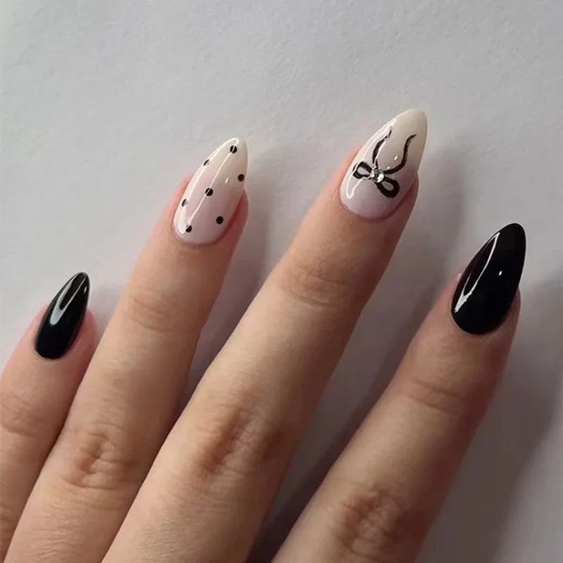 24pcs Short Oval Press on Nails Art Polka Dots Black Full Cover Nail Tips Simple Detachable Fake Nail Sets Fashion False Nails