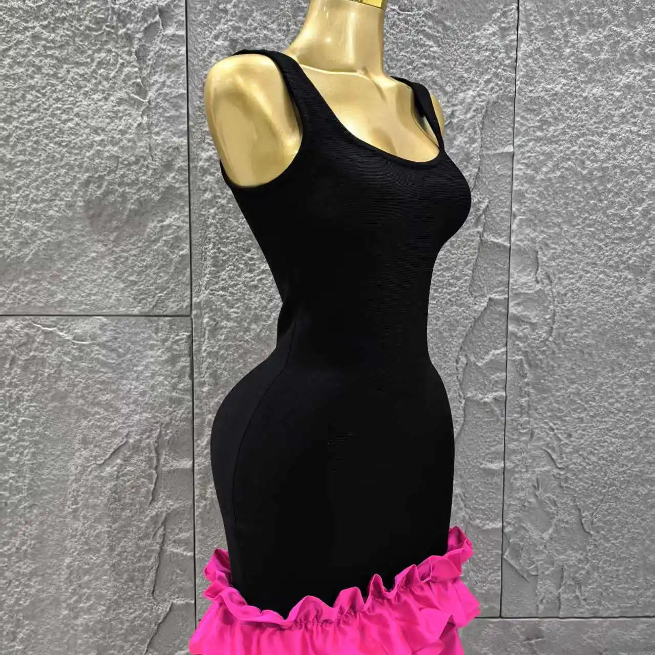 High Quality Women Sleeveless Sexy O-Neck Ruffles Bodycon Mini Bandage Dress Celebrate Nightclub Party Bar Singer Outfit