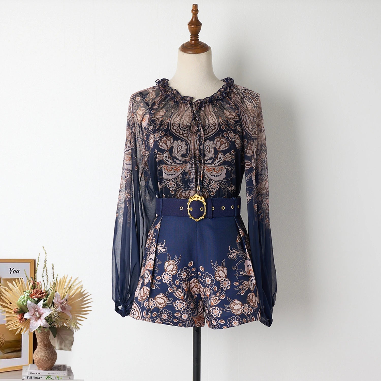 Shot Spot Australia Positioning Printing Top Three-Dimensional Flower Lace-up Top + Wide Leg Shorts Suit Women