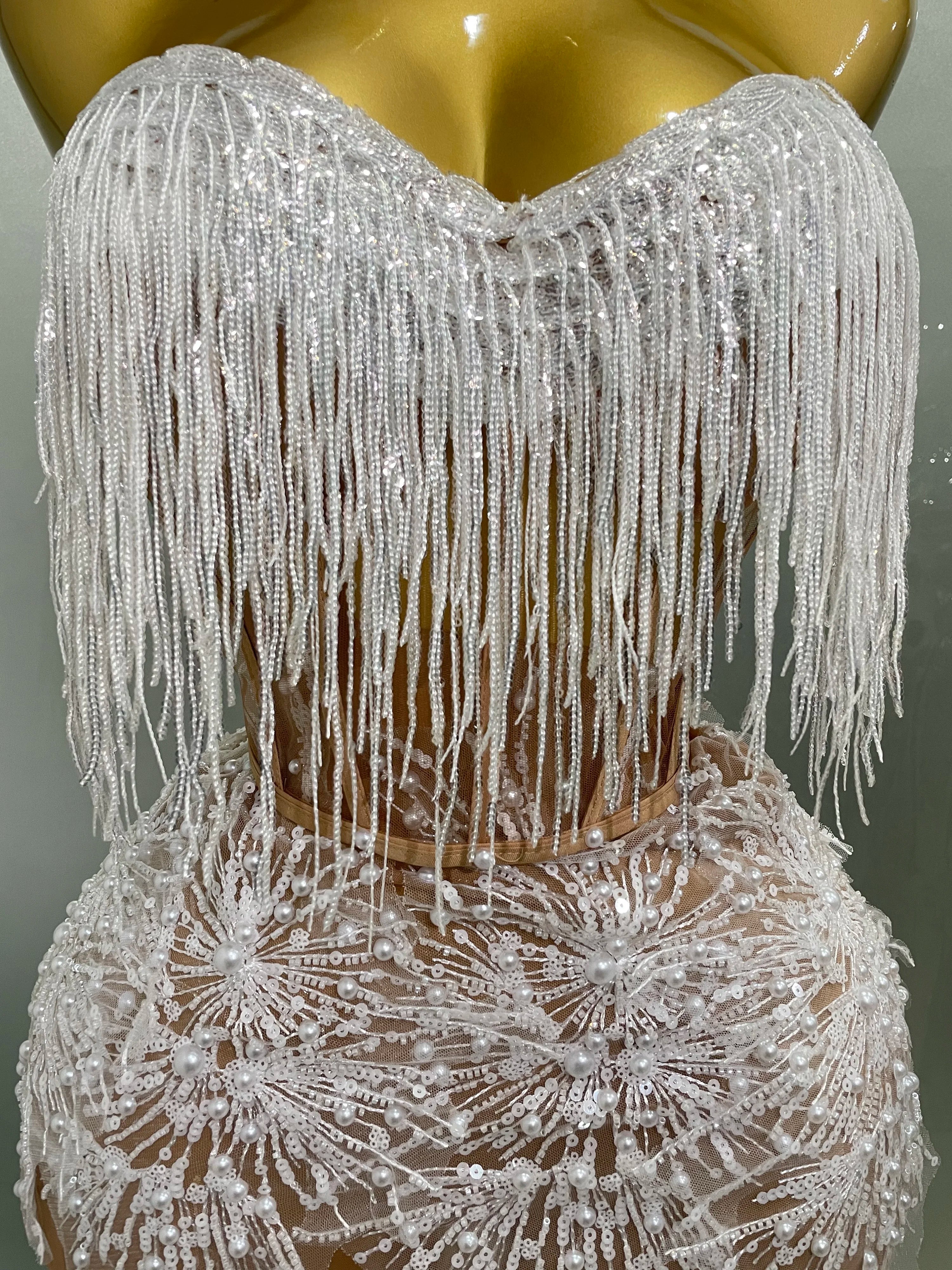 Robe courte sexy à paillettes et perles pour femme, tenue de spectacle, de bar, de discothèque, sans manches, 2025