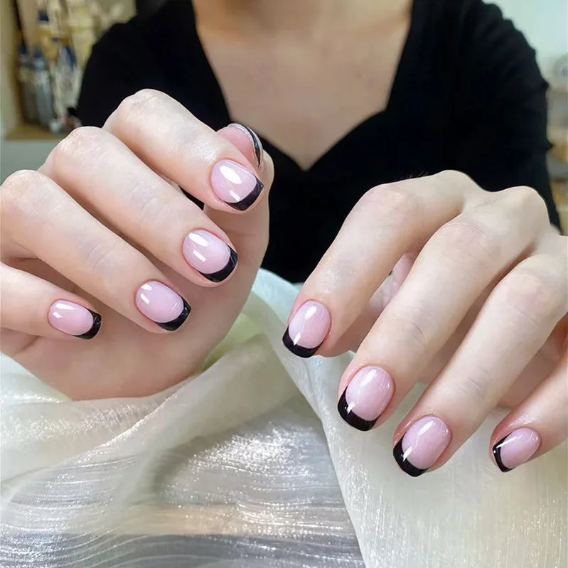 24Pcs Simple Black French False Nails Fashion Square Head Press on Nails Wearable Short Fake Nail Art Artifical Manicure Tool