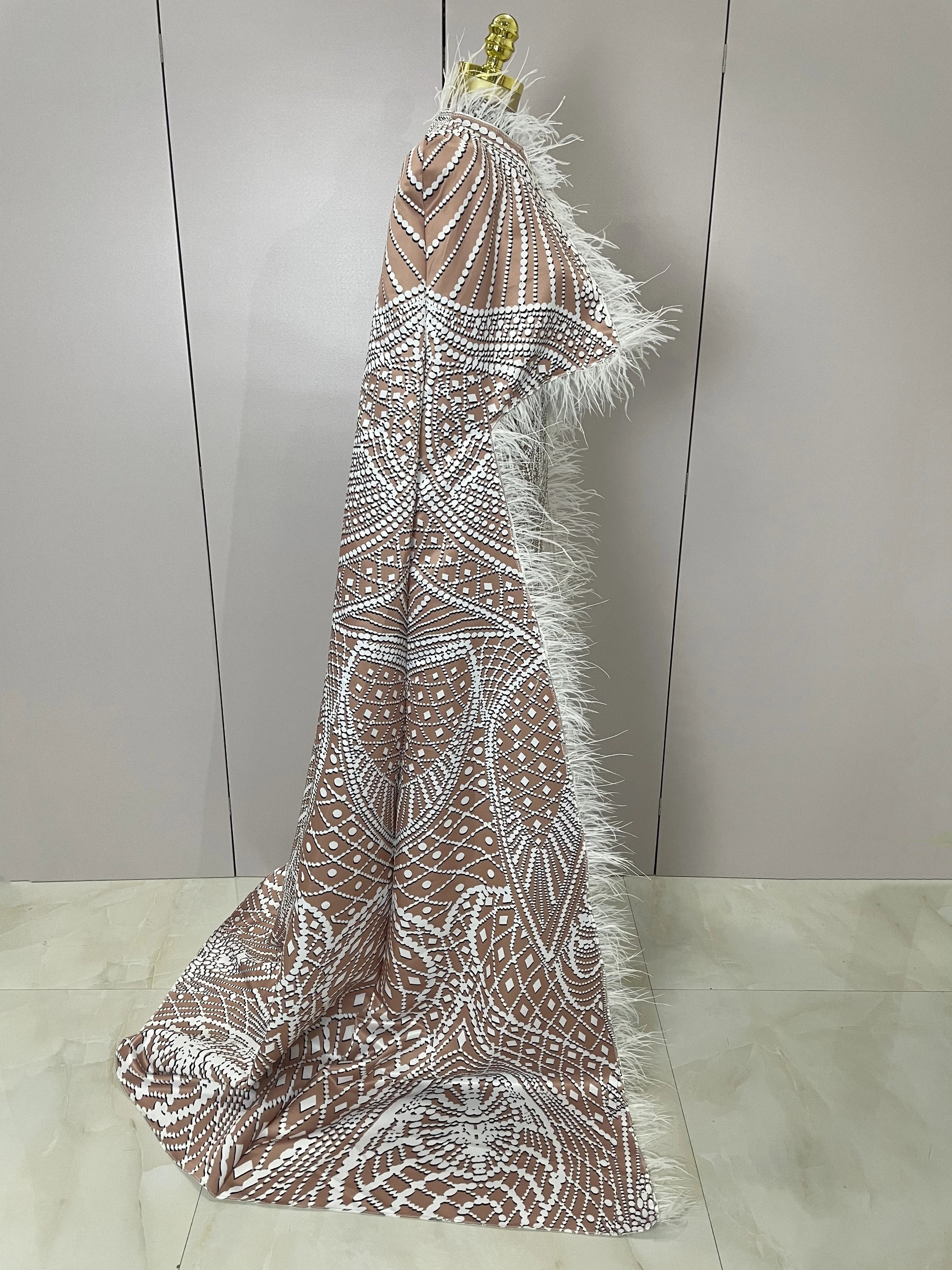 2025Luxury Feathers Cape White Printing Sexy Gaine Jumpsuit Women Evening Party Bar Nightclub Singer Stage Performance Costume