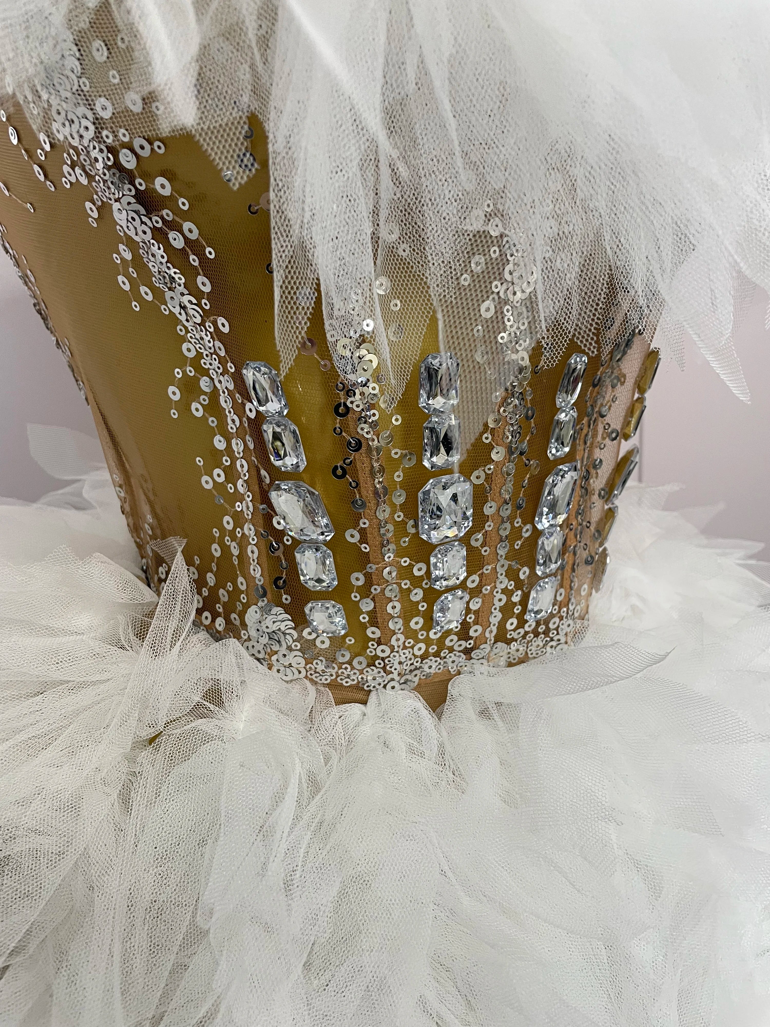 2025Women Sexy Backless Strap Mesh Fluffy Skirt 2 Pieces Diamond Sequins Stage Performance Costume Birthday Party Shooting Dress