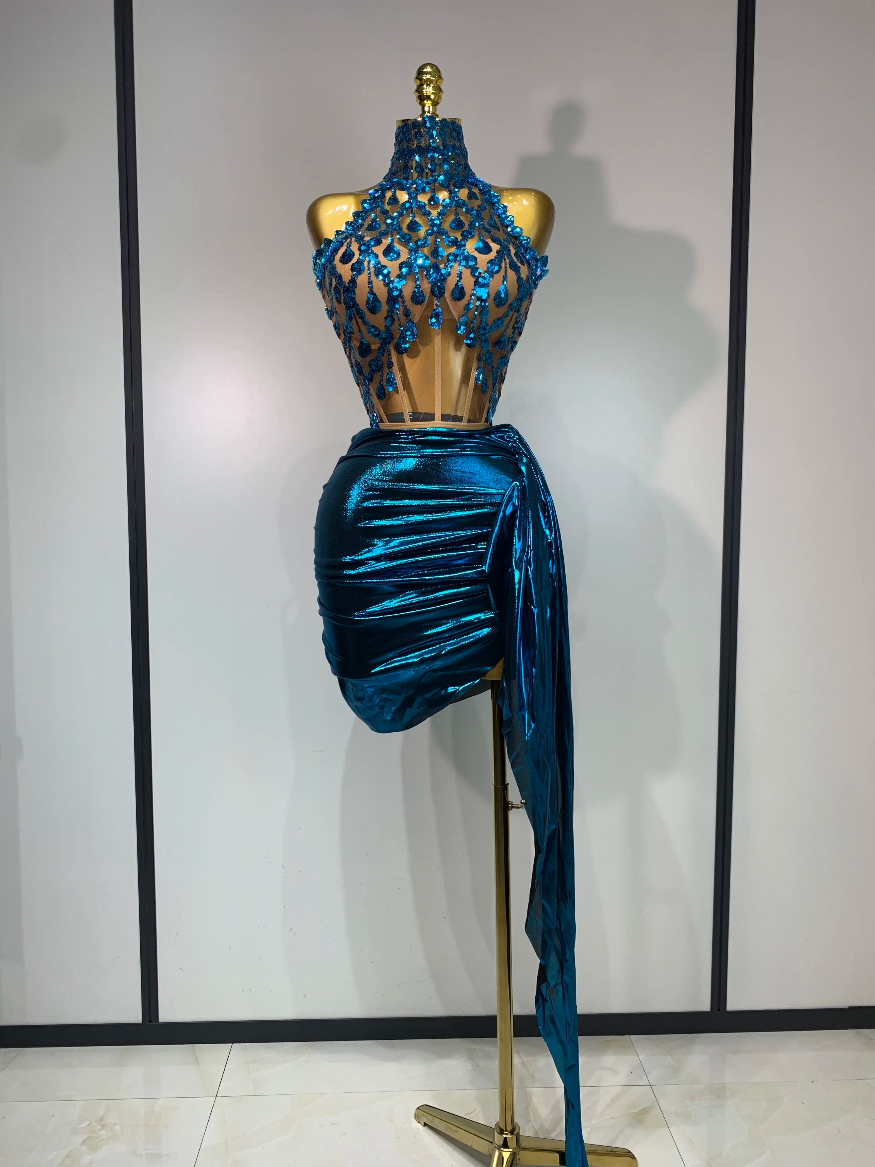 Luxury Rhinestone Sequined Backless Sexy Top Skirt Set Celebrate Evening Party Prom Gowns 2025 Nightclub Singer Stage Outfit