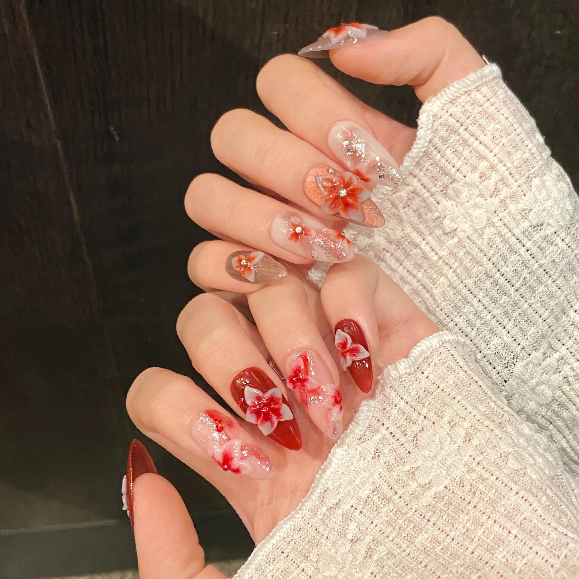 10pcs Flower Handmade Press on Nails Tips with Shiny Powder Design Red Almond False Nails Art Reusable Rhinestone Fake Nail Sets
