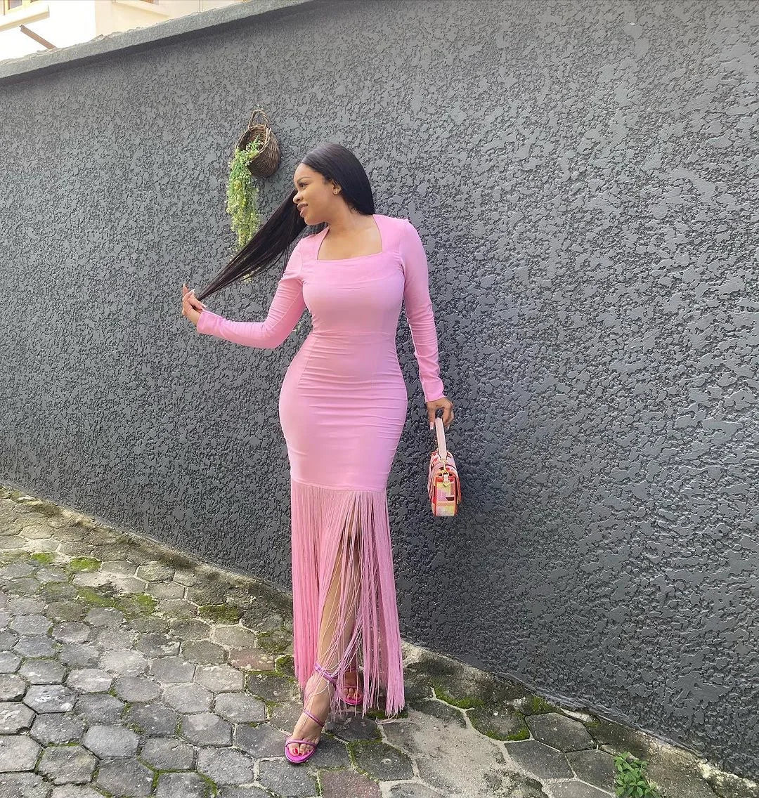 Vestido longo feminino preto rosa com manga comprida, gola quadrada, borlas, justo, bandagem, boate, festa, comemoração