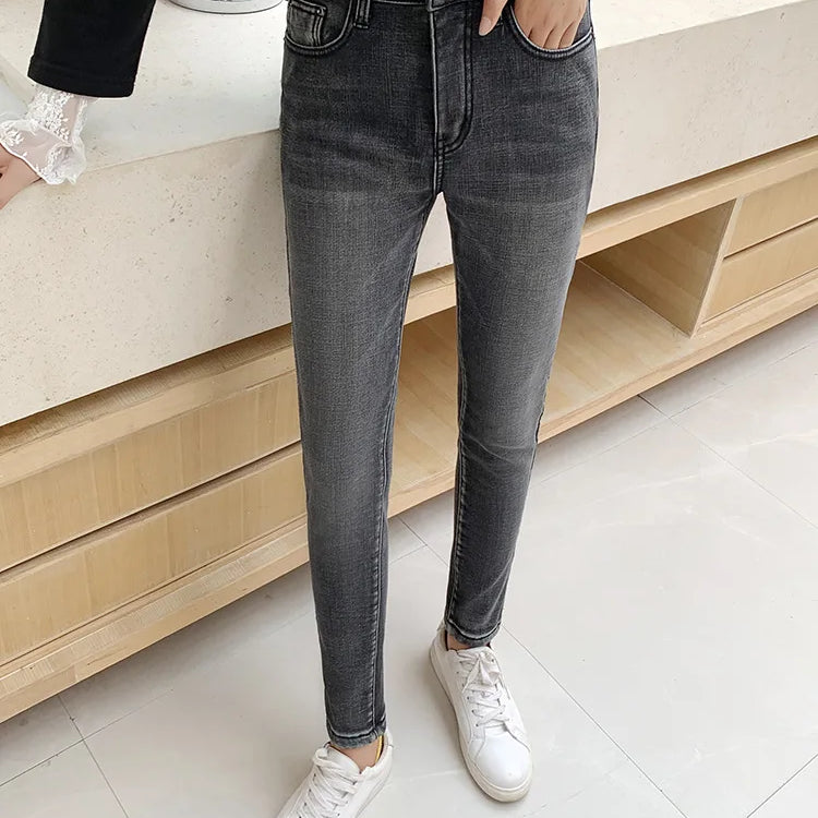 Winter Warm Slim Fit Pencil Pants Women Thicken Fleece Skinny Jeans Pants For Women leisure High Waist Elastic Denim Trousers gray gray velvet