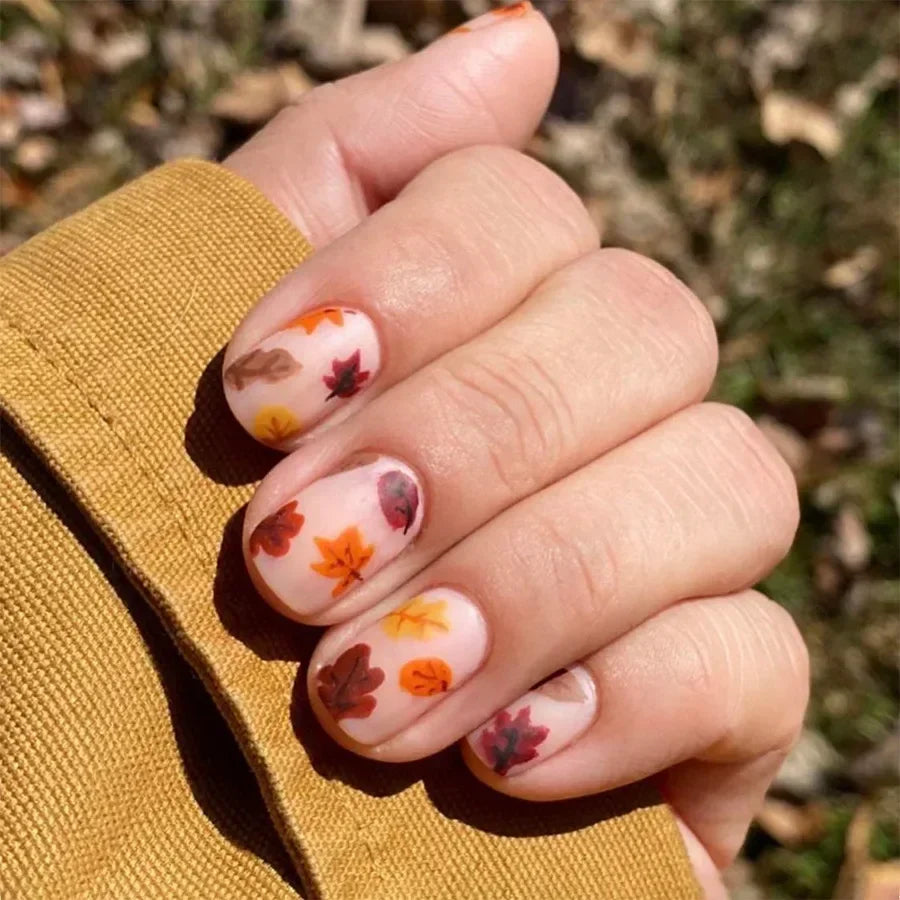24Pcs Short Press-on Nails Set Square Fallen Leaves Design Orange Flower Nail Tips for Autumn Winter Nails Fake Women&girls Wear