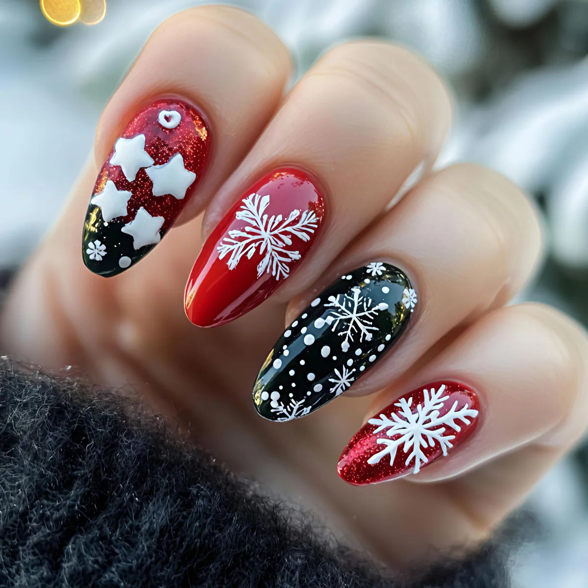 24pcs Red Glitter Press on Nails Christmas Round Head Almond False Nails Tips Fashion Leaves Pattern Short Oval Fake Nail Sets