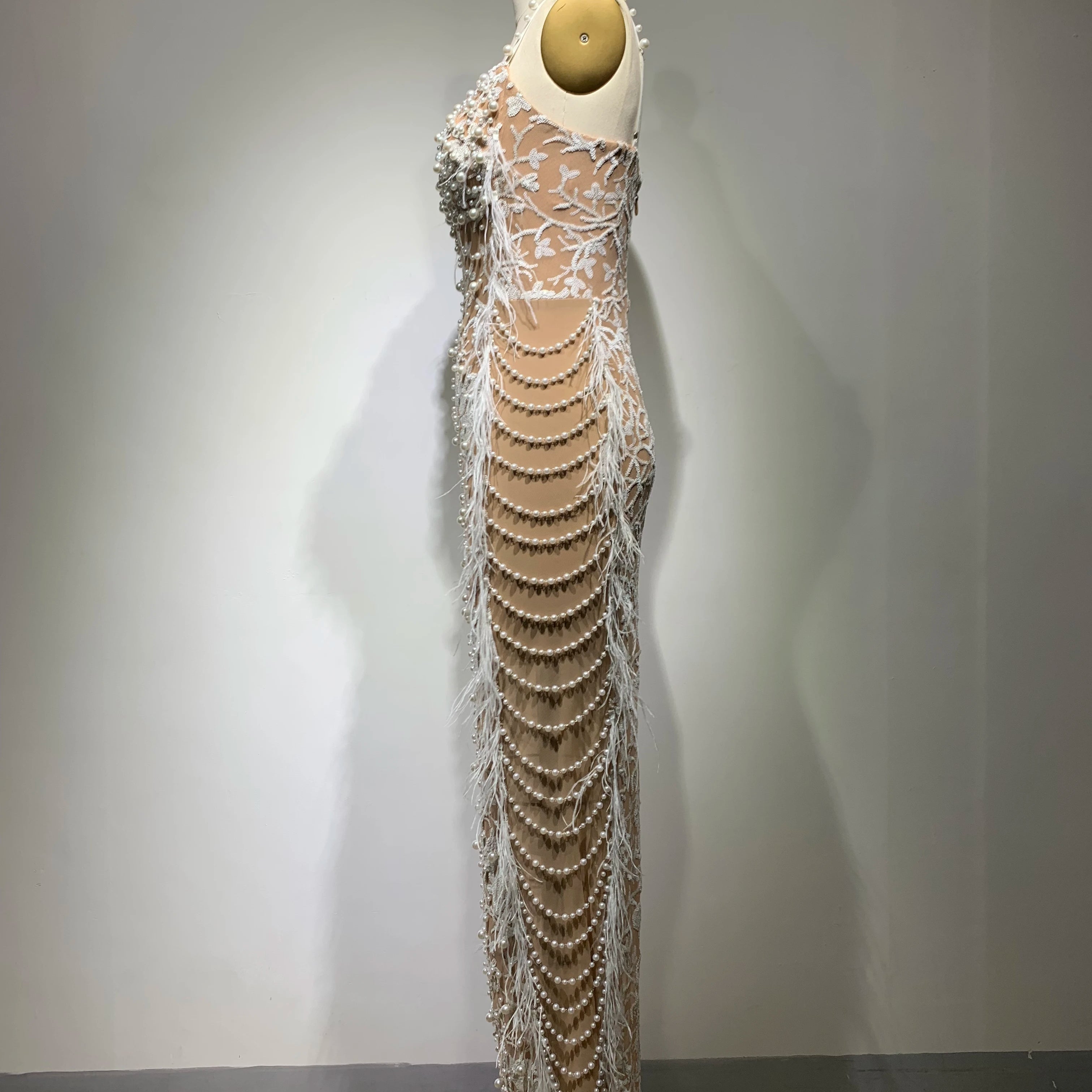 Top Quality Handmake Luxury Women Sleeveless Sexy Feathers Pearl Beading Bodycon Long Dress Fashion Celebrate Red Carpet Dress