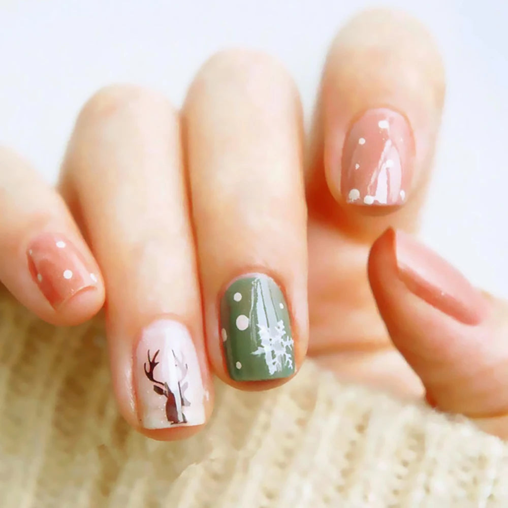 24Pcs/Box Christmas Women Wearable Fake Nails Finished Full Cover Europe America Christmas Collection Short Flat Nails Art Gift 32