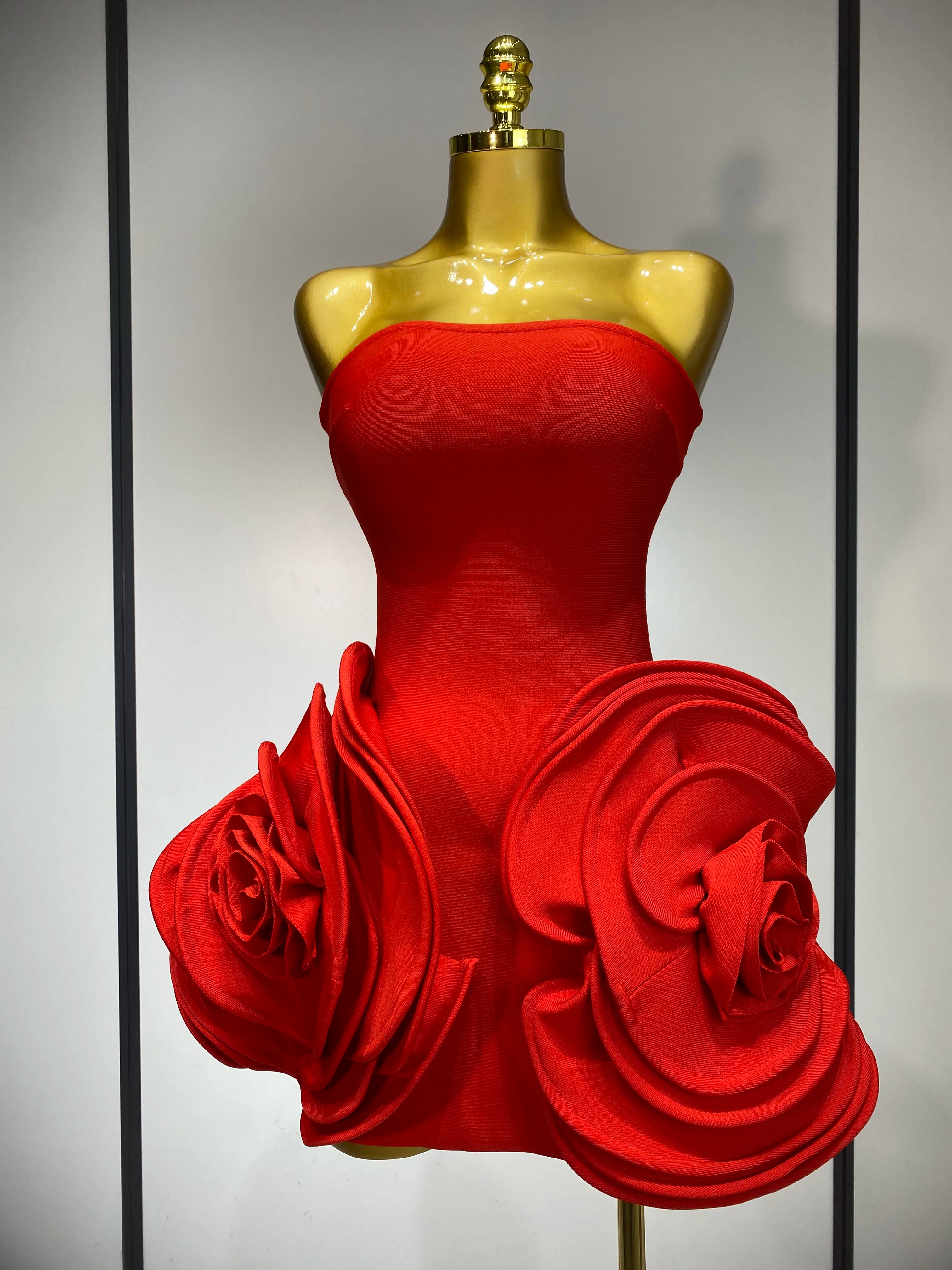 Vestido curto vermelho, sexy, sem alças, com costas nuas, colado ao corpo, 2025, de malha, elegante, para noite, clube, luxo, aniversário