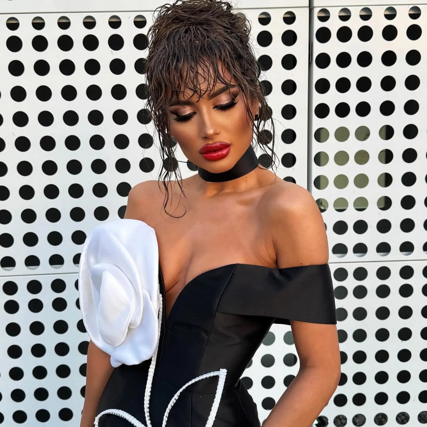 Black Color Women Sexy Off the Shoulder Big Florals Bodycon Mini Bandage Dress Fashion Celebrate Nightclub Party Outfit Vestido