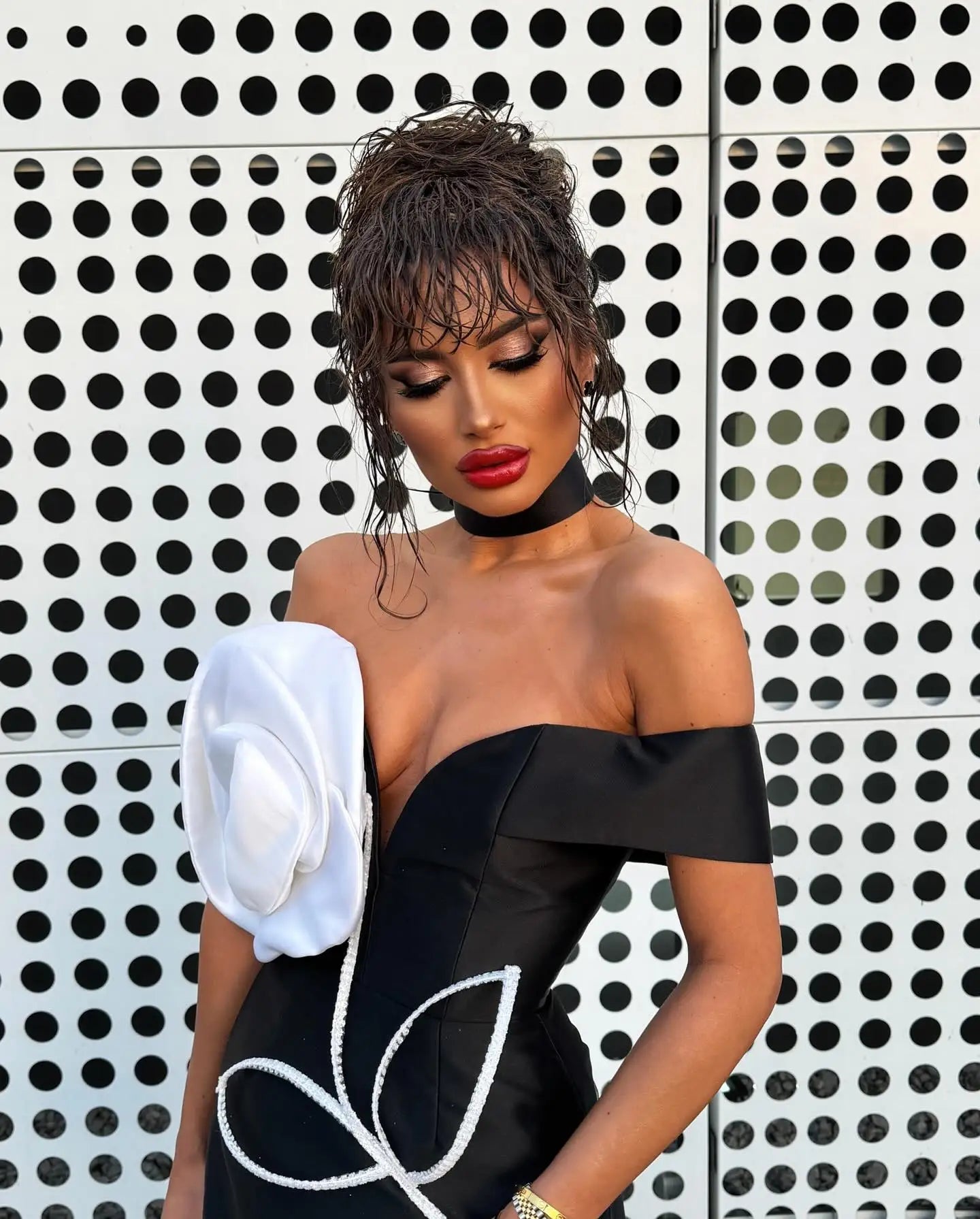 Black Color Women Sexy Off the Shoulder Big Florals Bodycon Mini Bandage Dress Fashion Celebrate Nightclub Party Outfit Vestido