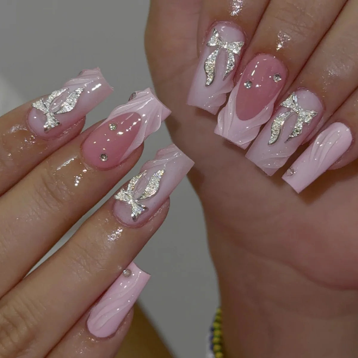 24Pcs Mid-length Summer Sweet Square Coffin Nails Set Pink Flowers Pattern Diamond French Wearable False Nails Lovely Manicure