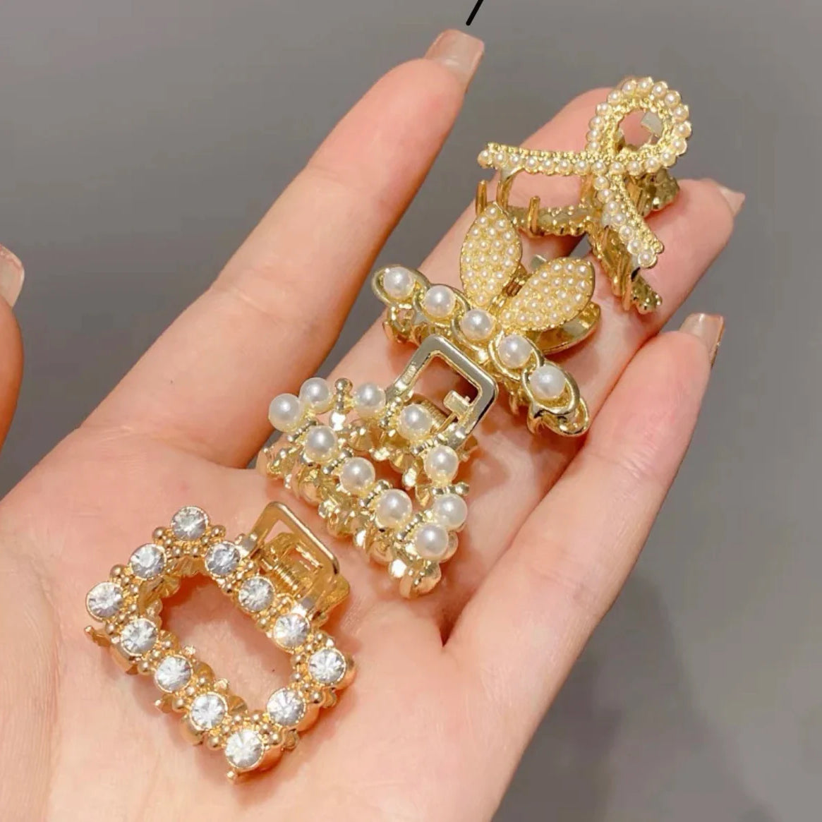 Mini Pearl Hair Claws Clips for Women Elegant Rhinestone Headwear Hairpins Hair Crab Barrettes Hair Accessories for Women 4pcs 4 One Size