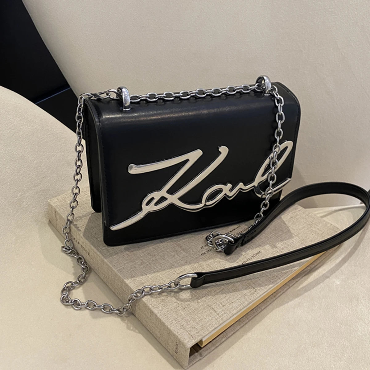 Fashionable Crossbody Bag Solid Color Shoulder Bag Metal Letter Logo ChainLink Strap Featuring Magnetic Button for Daily Use