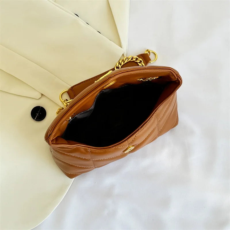 Luxury style chain strap crossbody bag, high-quality small square bag, women's party commuting fashionable shoulder bag