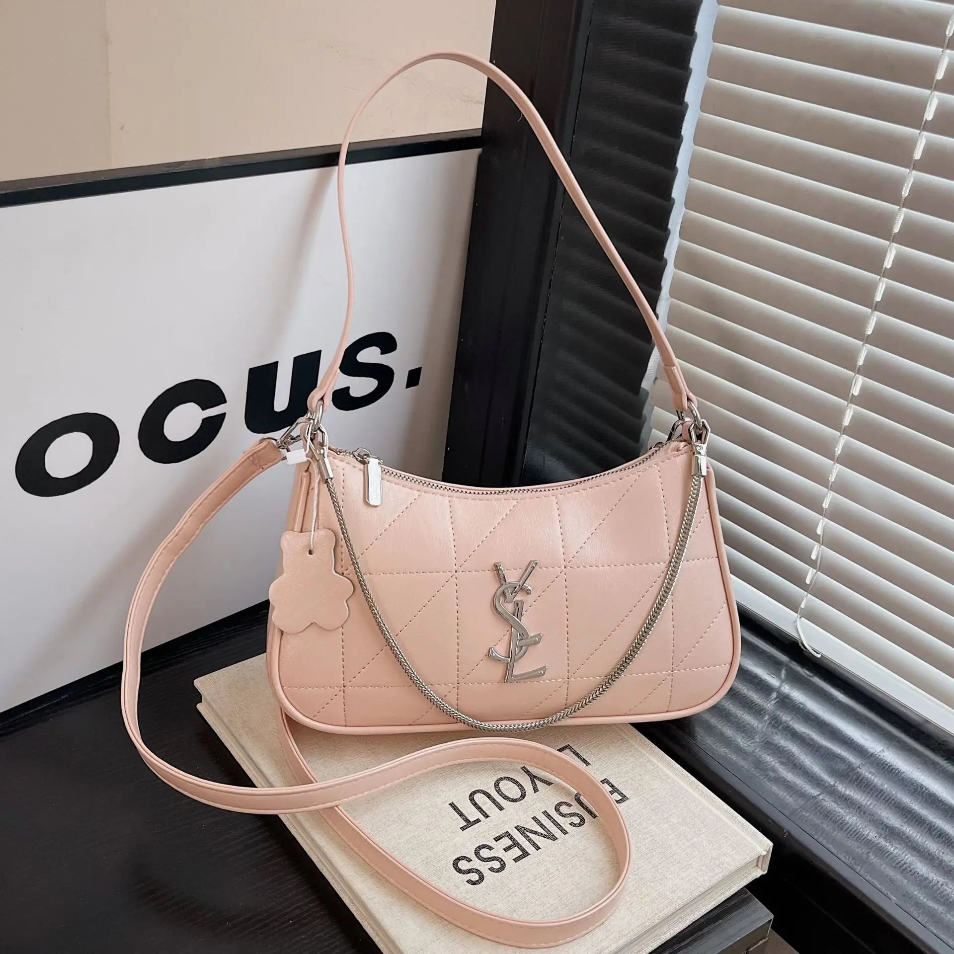 ‌New 2025 Designer Shoulder Bag - Trendy Women's Underarm Purse, Minimalist & Functional‌