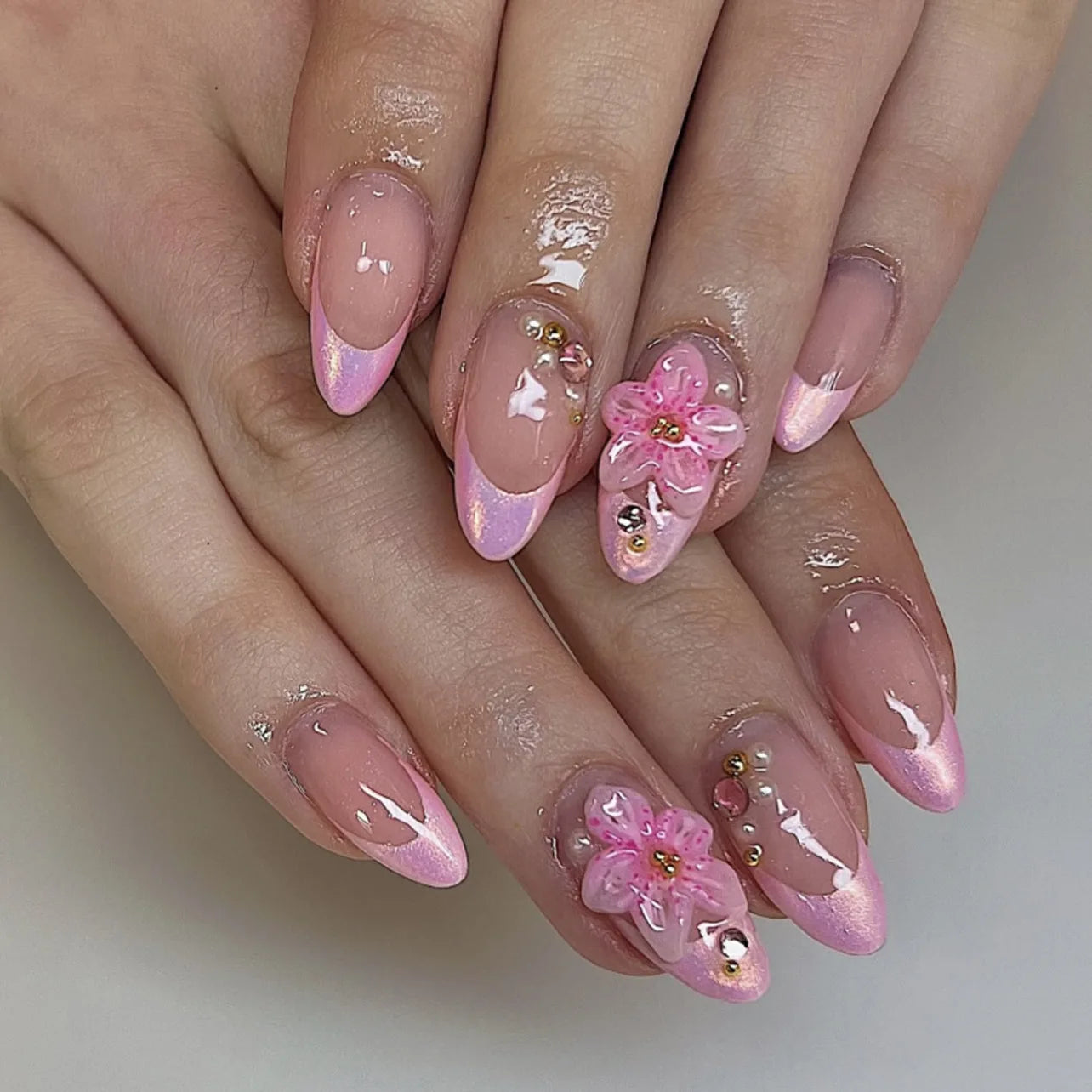24Pcs 3D Pink Flower Wearable Nail Set Short Almond False Nails French Pearlescent Peach Pink Pearl Diamond Nail with Jelly Glue