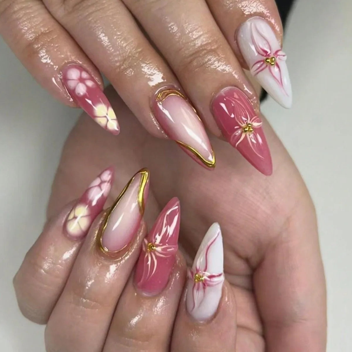 24Pcs Mid-length Almond Press on Fake Nails 3D Ripple Heart Pearl Star False Nails Blue Smudge Detachable Full Cover Nails Tips