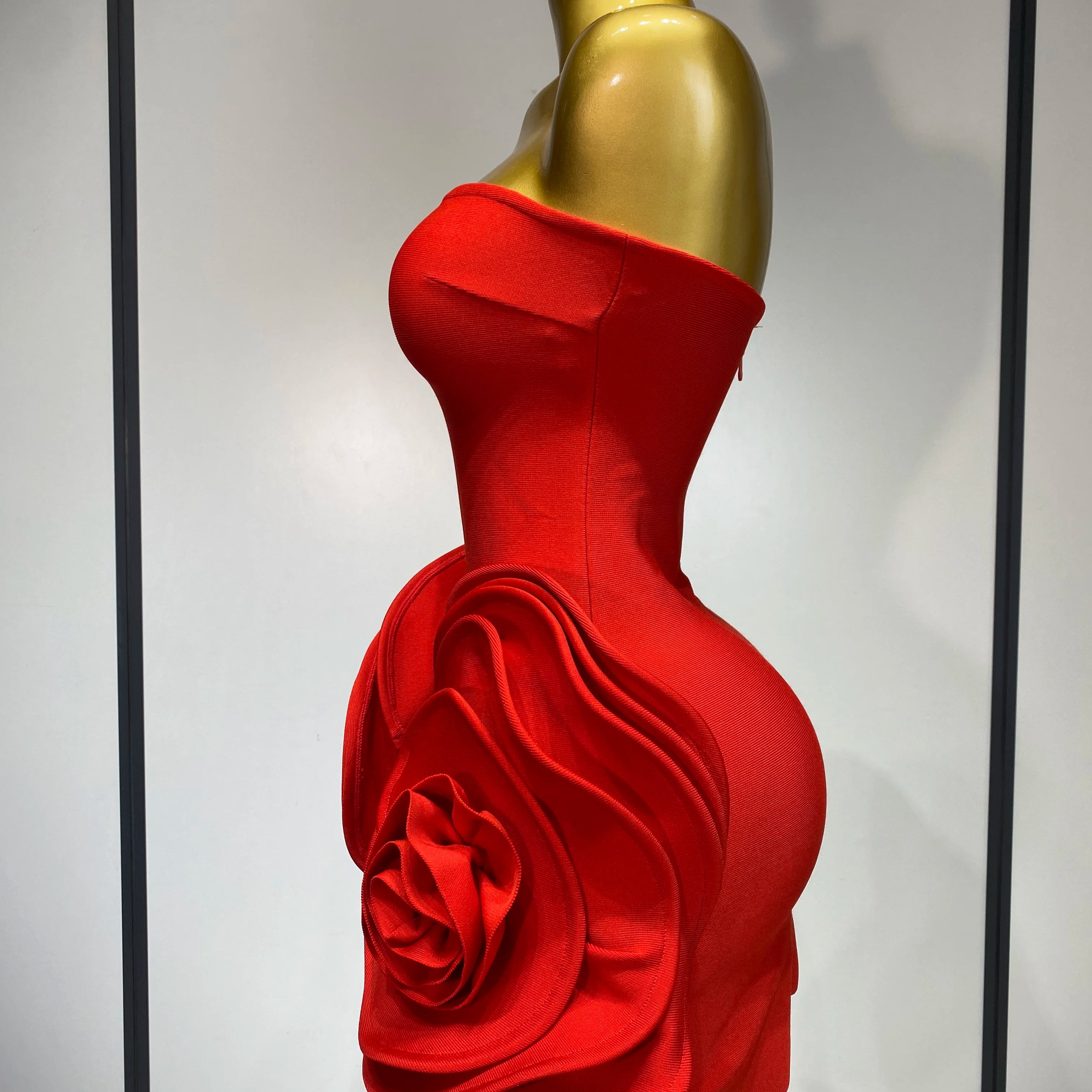 Vestido curto vermelho, sexy, sem alças, com costas nuas, colado ao corpo, 2025, de malha, elegante, para noite, clube, luxo, aniversário
