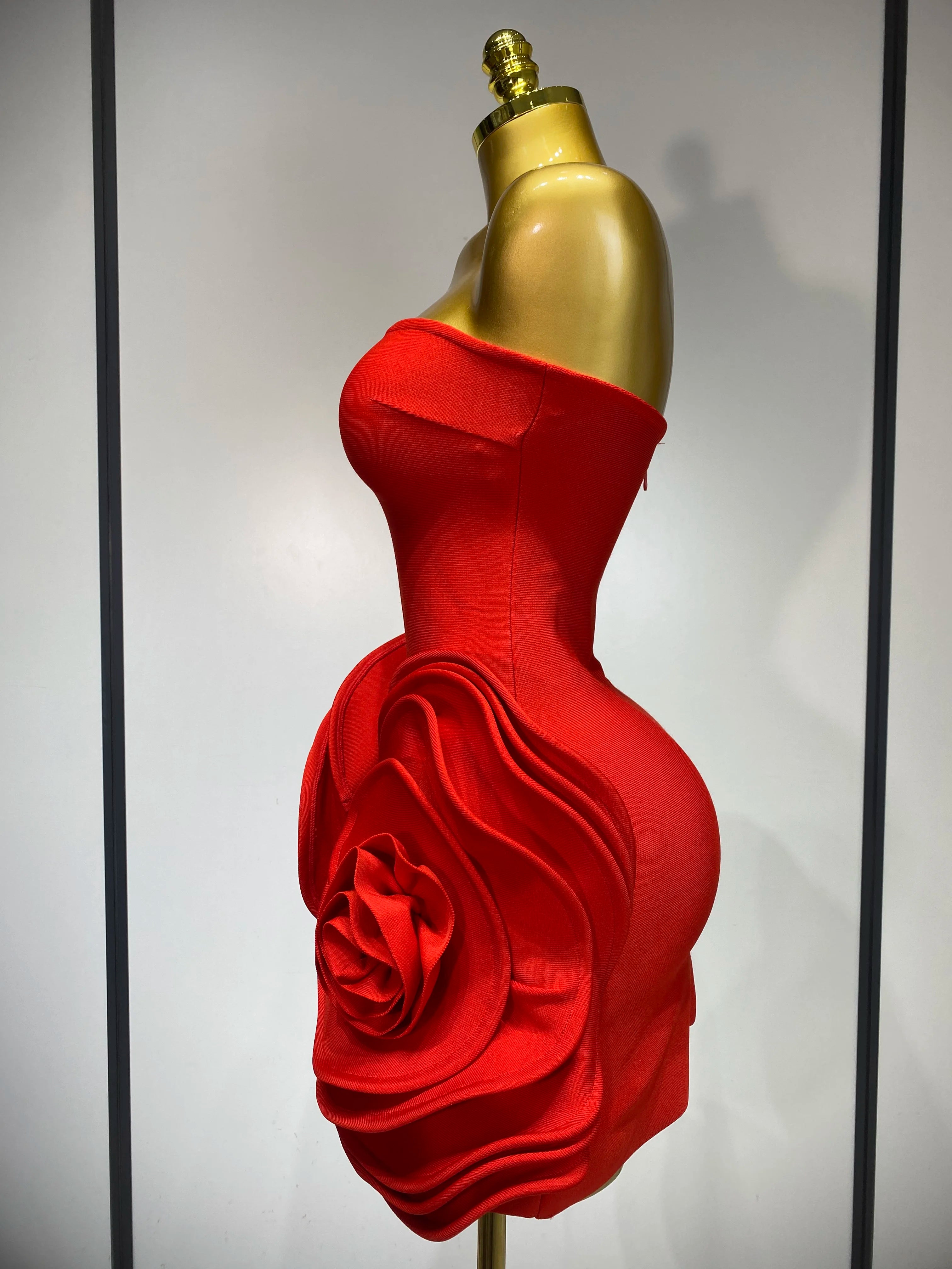 Vestido curto vermelho, sexy, sem alças, com costas nuas, colado ao corpo, 2025, de malha, elegante, para noite, clube, luxo, aniversário