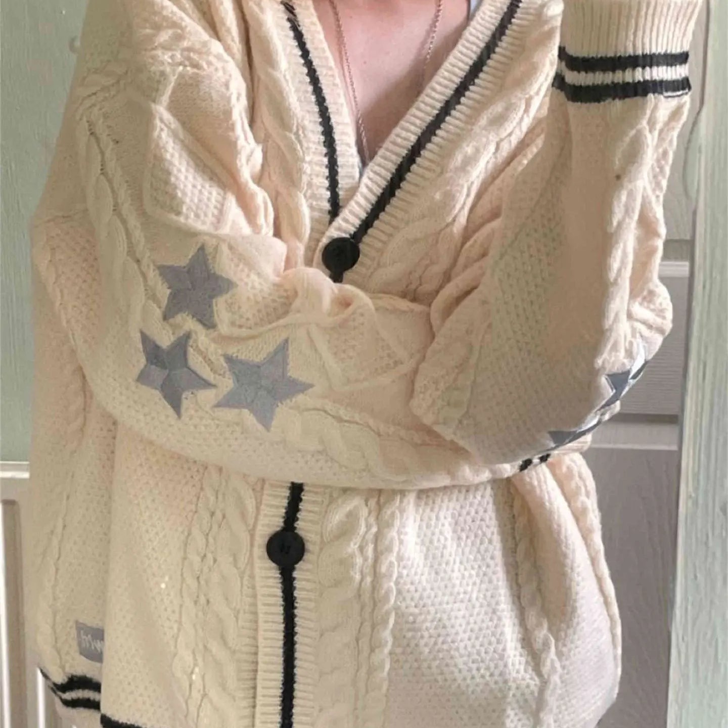 Women's Comfortable Autumn and Winter Knitted Embroidered Cardigan Temperament Age Reduction Loose Casual Sweater Coat Creamy-white