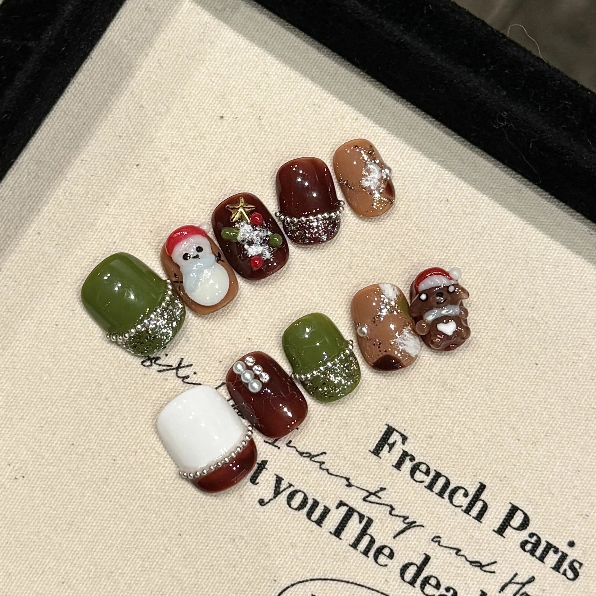 10Pcs Lovely Short Christmas Handmade Nails Cartoon Snowman Stick on Gel Nails with Glue Glitter French False Nail Manicure Tips