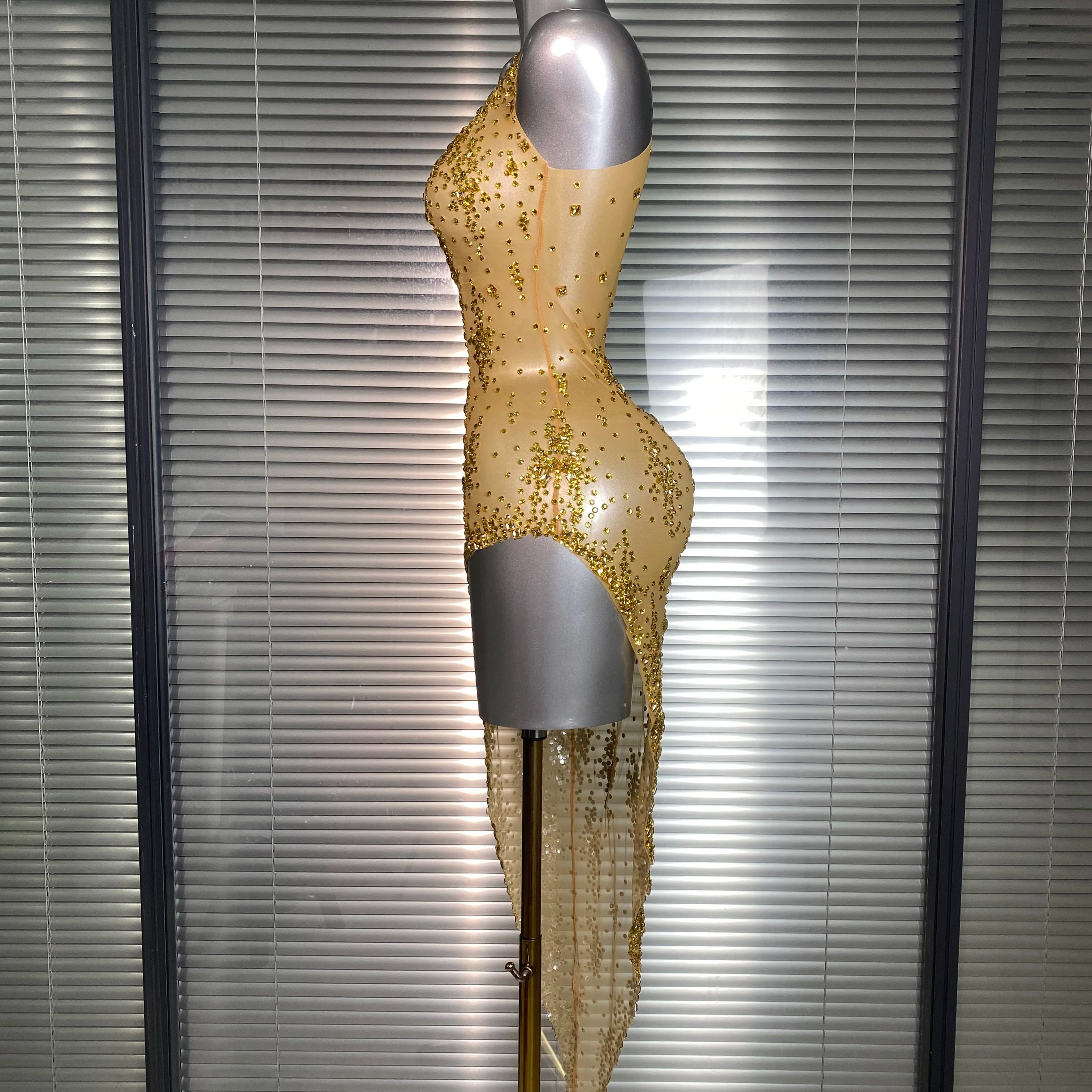 Women Sexy Mesh Crystal Diamonds Stretched Gold Shining Performance Costume Stage Dancer See Through Night Club Party Dress