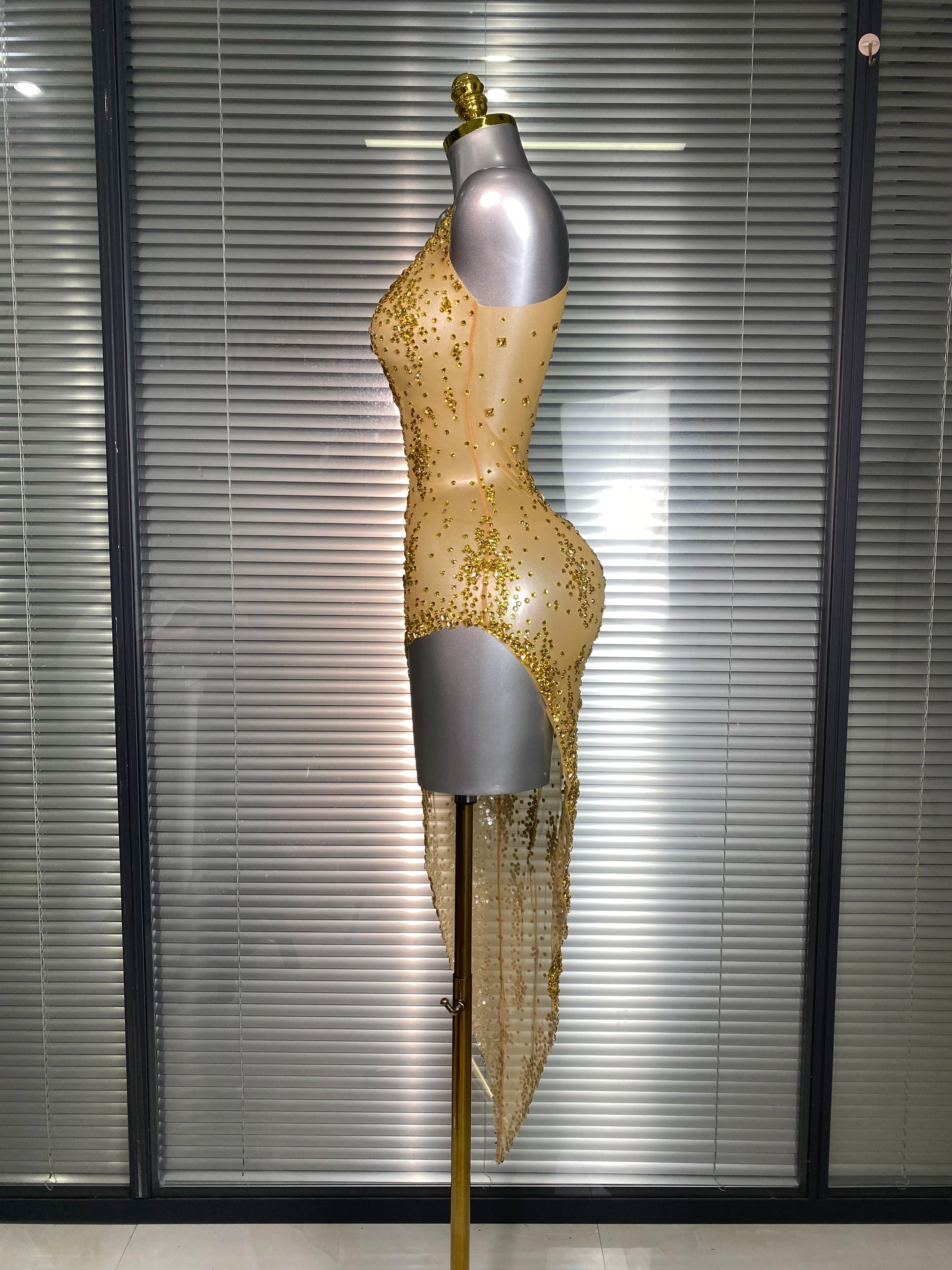 Women Sexy Mesh Crystal Diamonds Stretched Gold Shining Performance Costume Stage Dancer See Through Night Club Party Dress